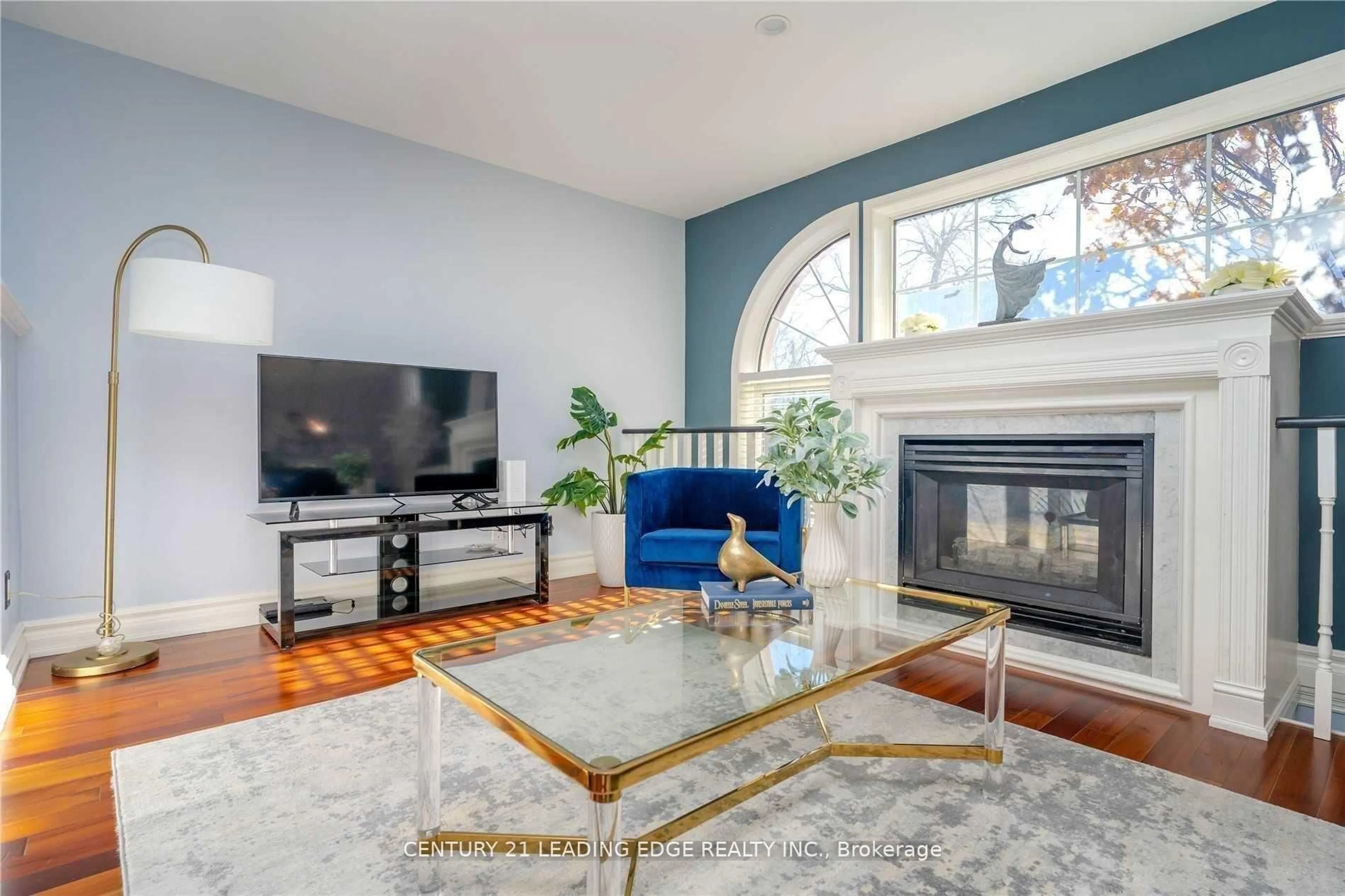 Living room with furniture, unknown for 507 Dunlop St, Whitby Ontario L1N 1V3