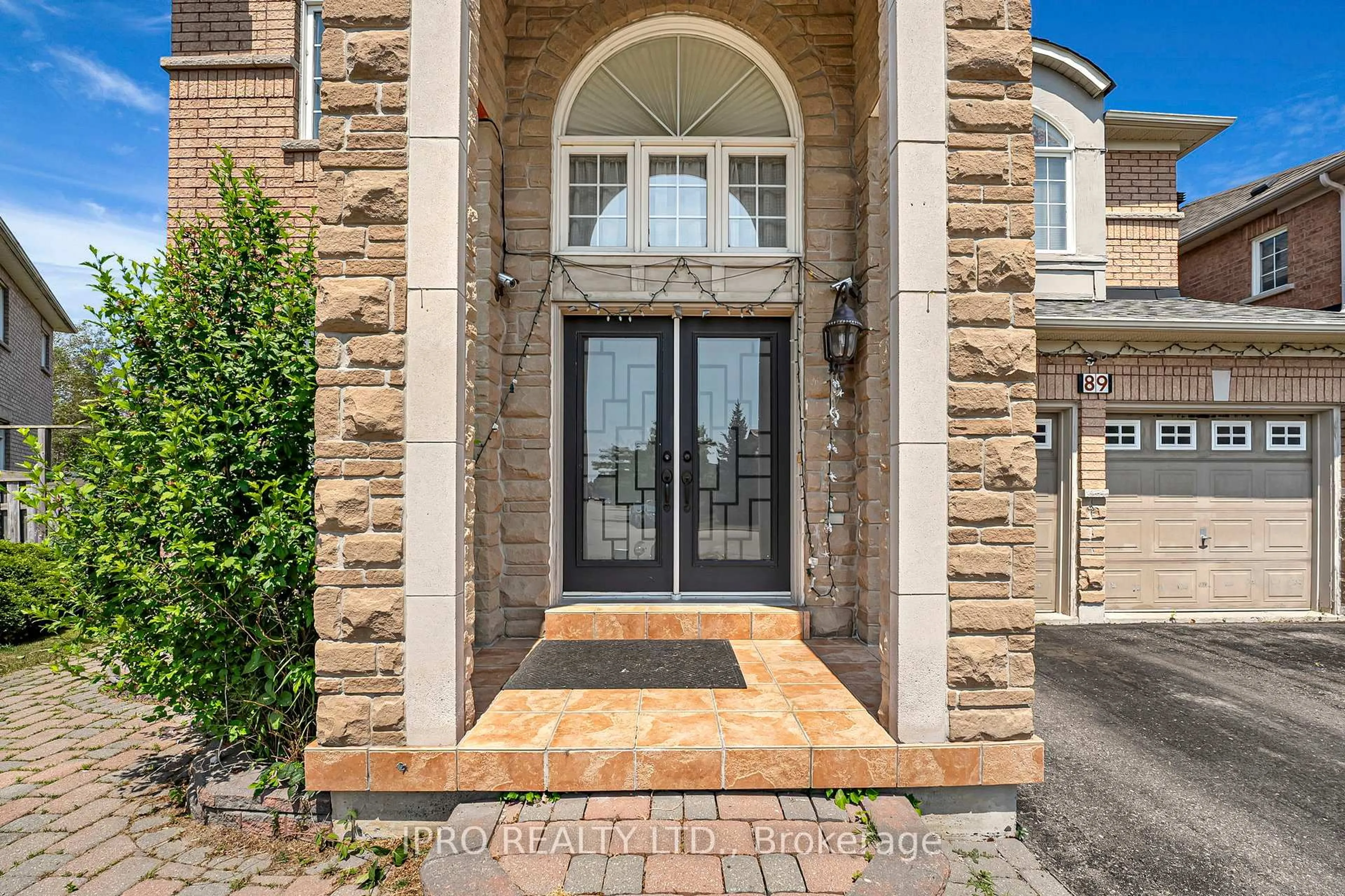 Indoor entryway for 89 Bonnydon Cres, Toronto Ontario M1B 6H8