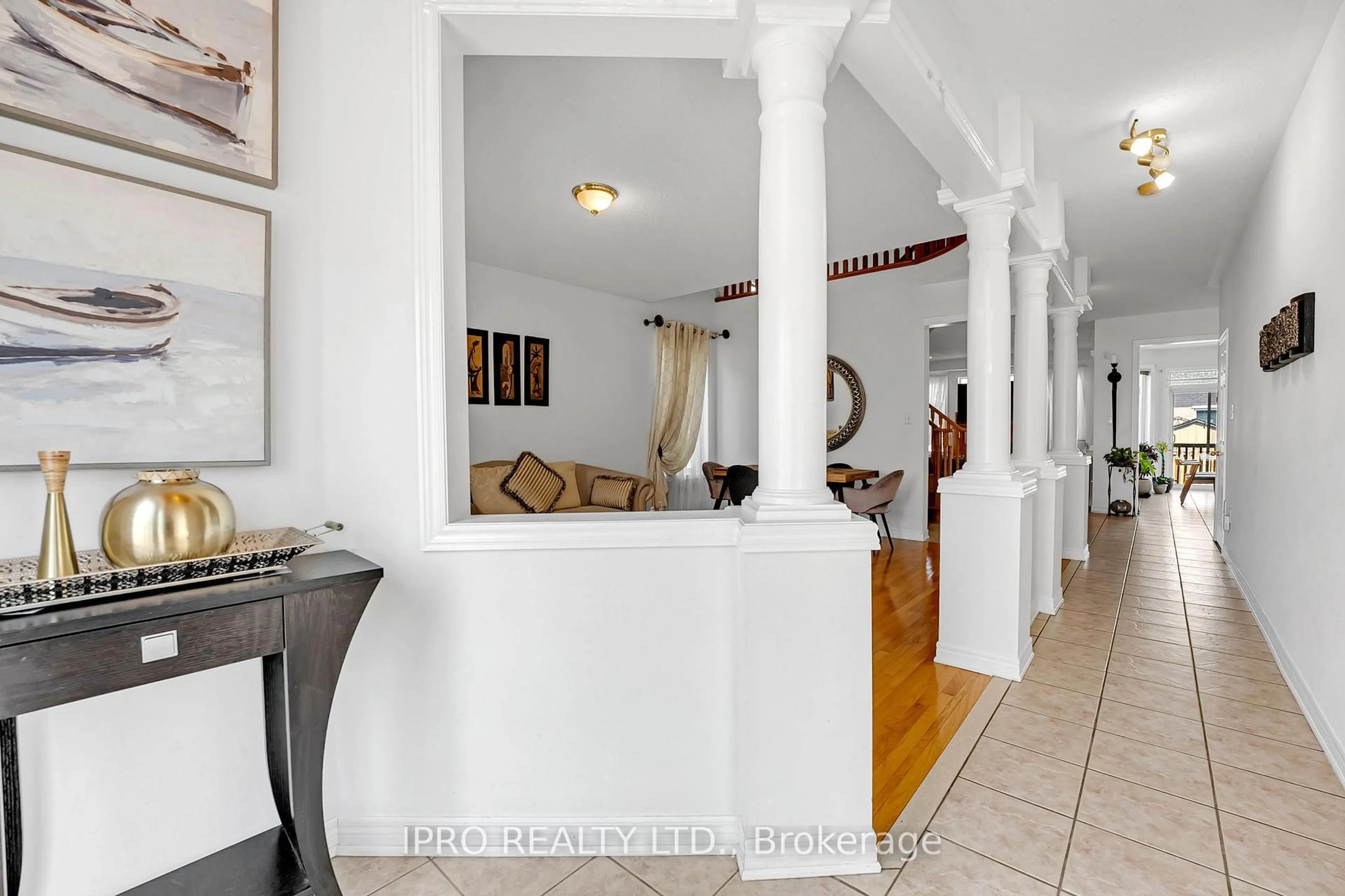 Indoor foyer for 89 Bonnydon Cres, Toronto Ontario M1B 6H8