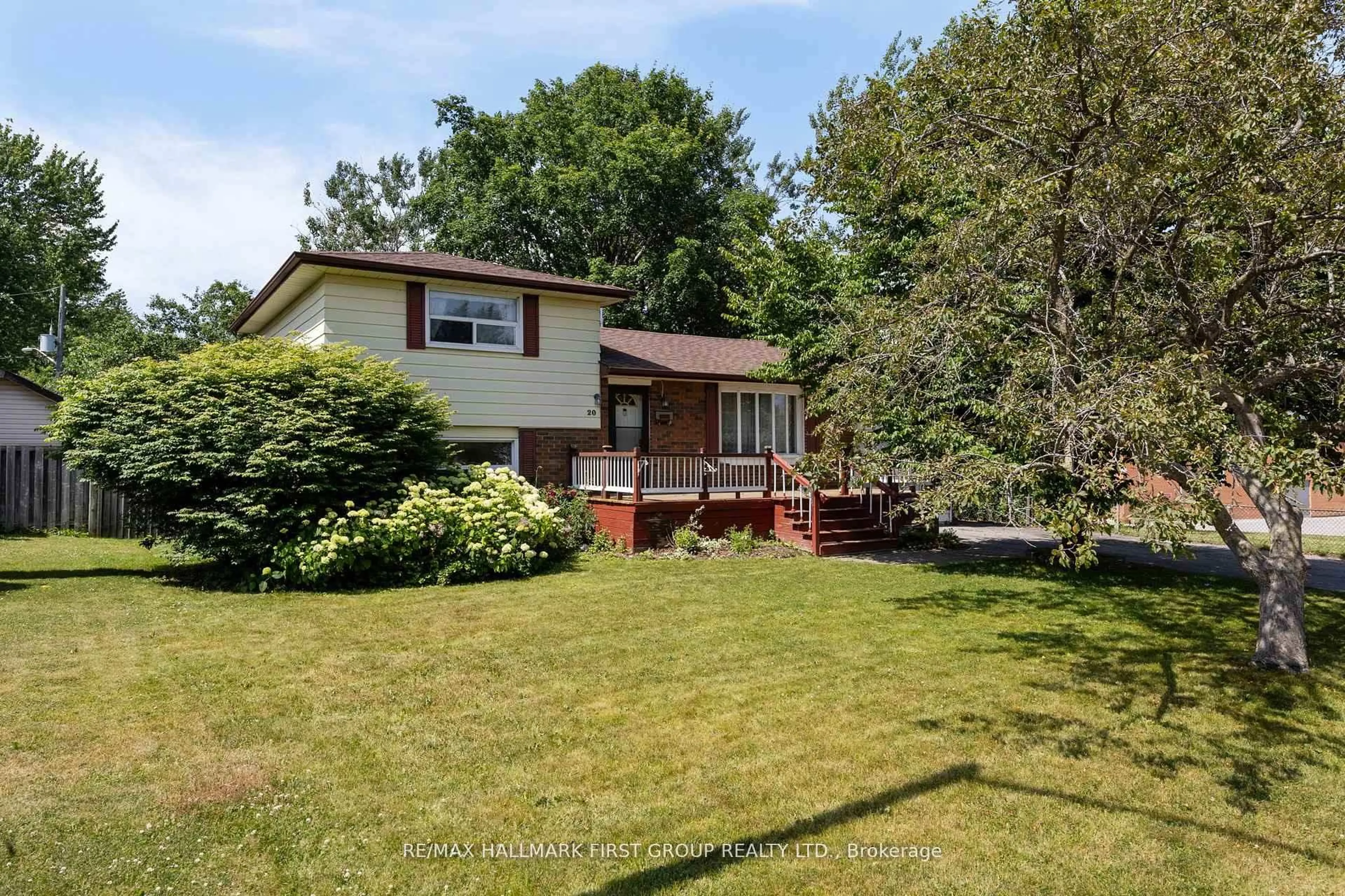 Unknown for 20 Lambard Cres, Ajax Ontario L1S 1M5