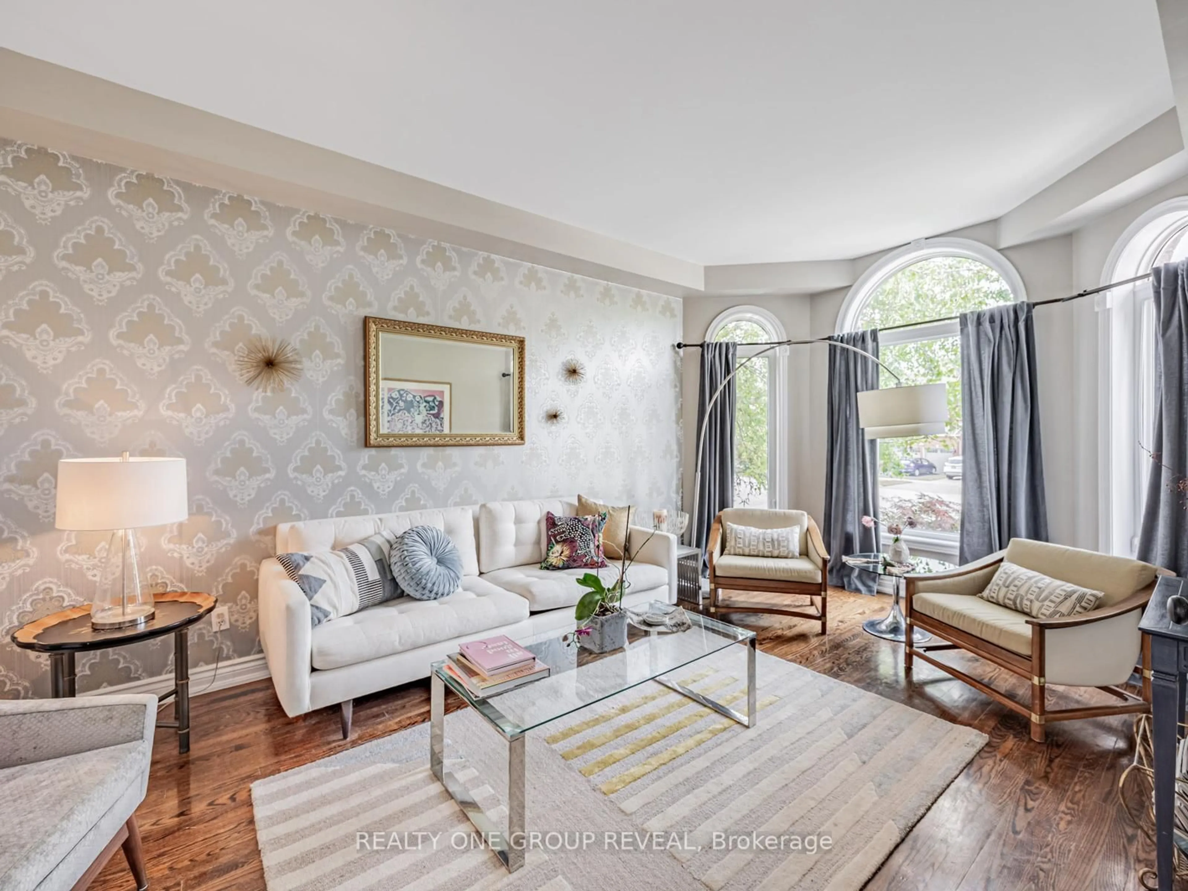 Living room with furniture, unknown for 862 Baylawn Dr, Pickering Ontario L1X 2R9