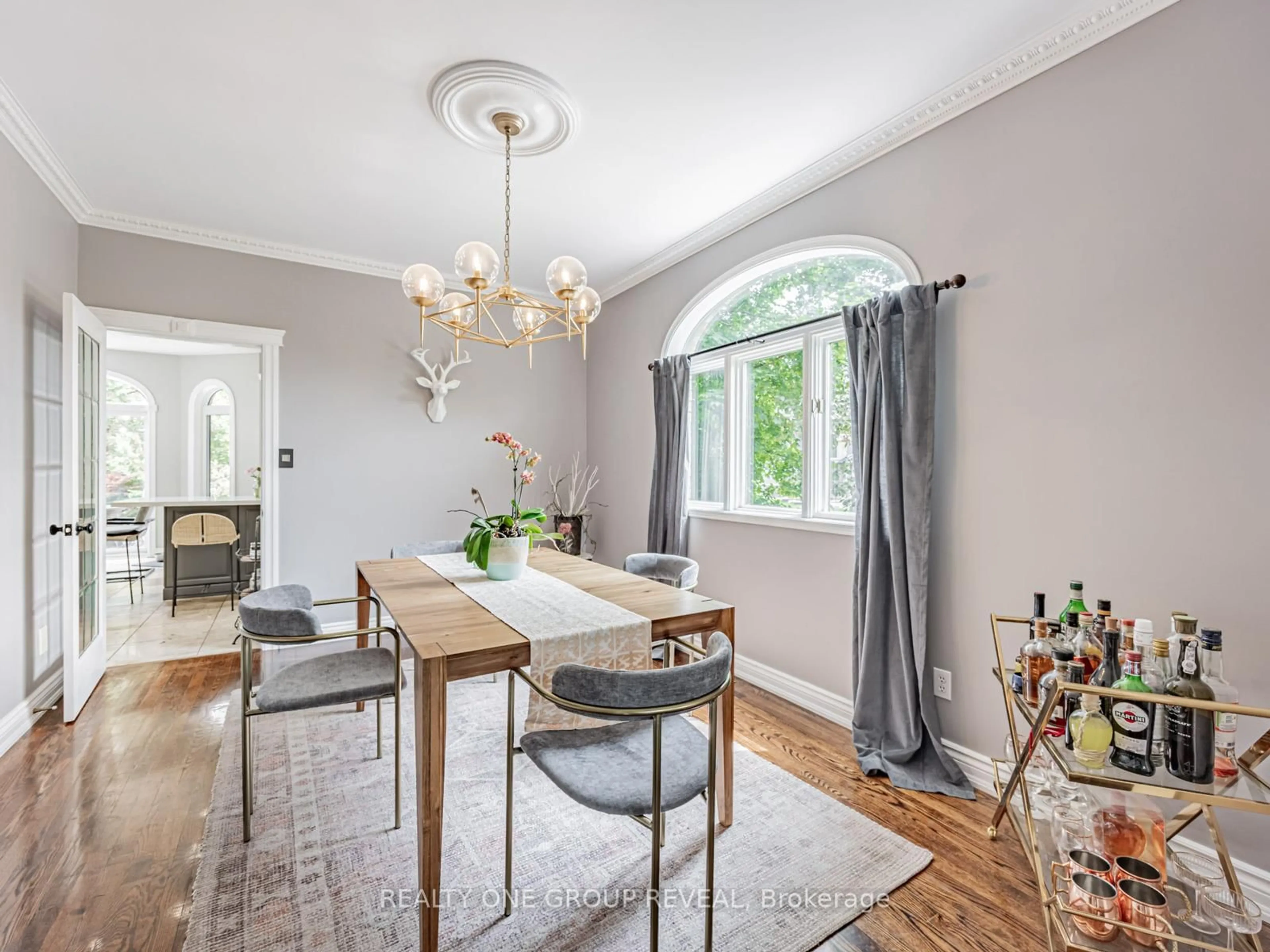 Dining room, wood/laminate floor for 862 Baylawn Dr, Pickering Ontario L1X 2R9