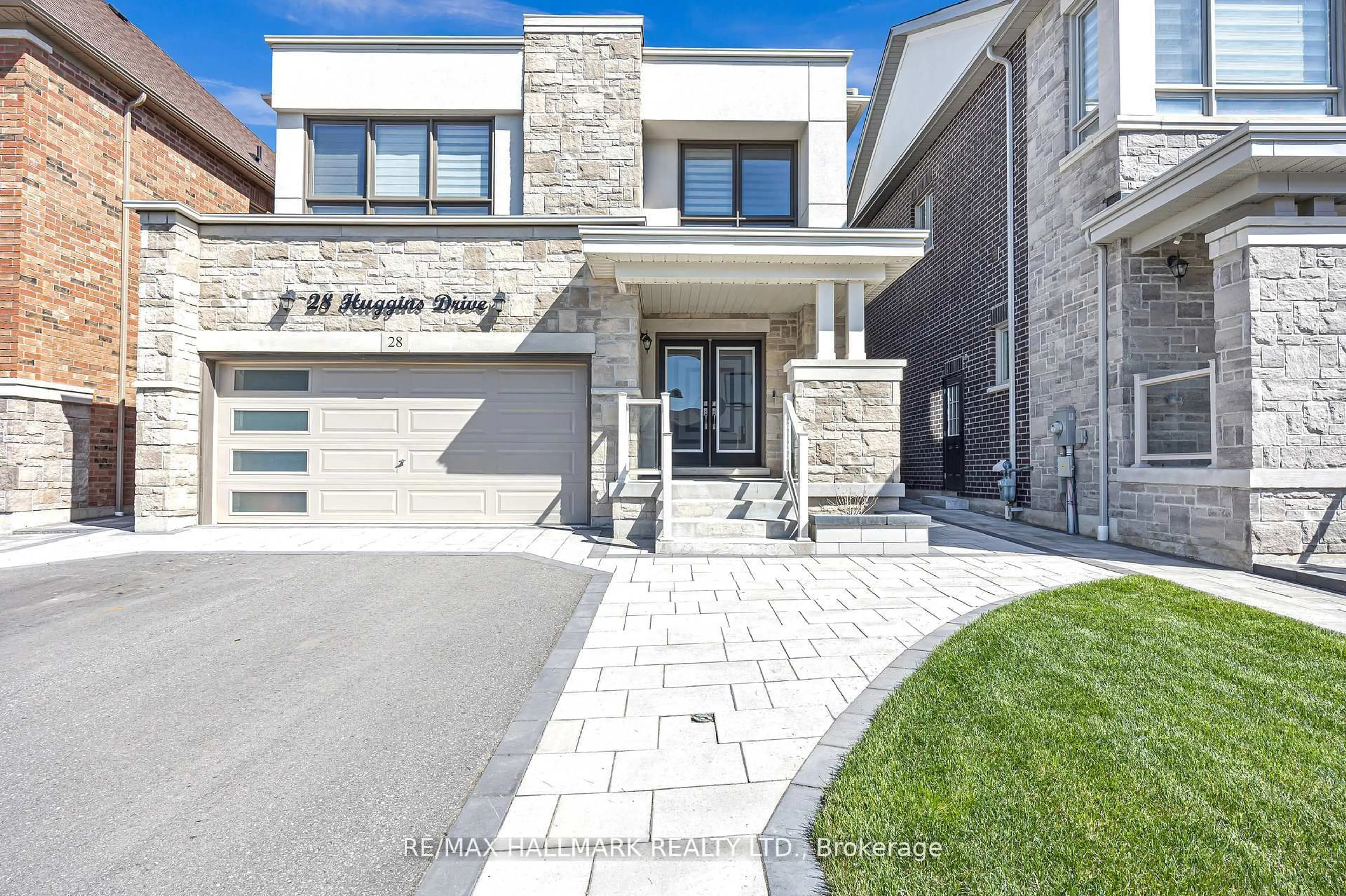Unknown for 28 Huggins Dr, Whitby Ontario L1P 0N4