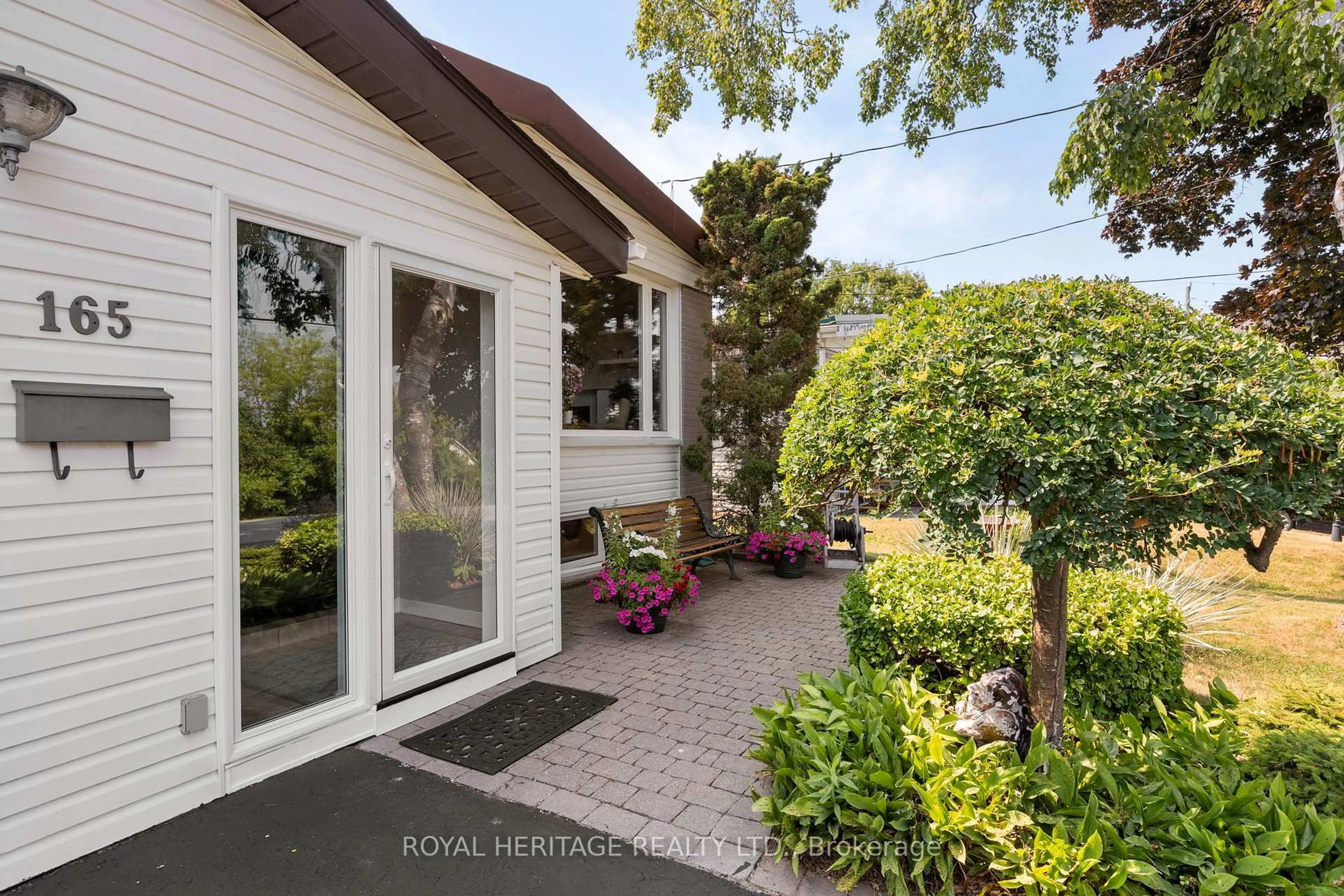 Unknown for 165 Hillcrest Dr, Whitby Ontario L1N 3C3