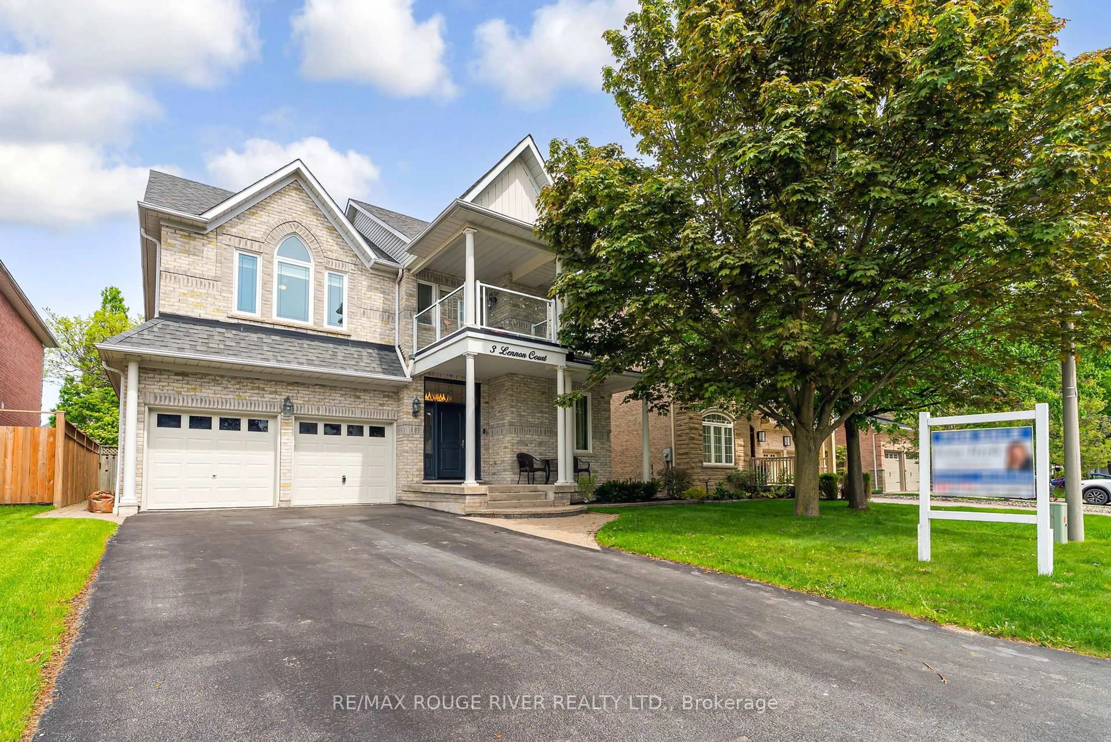Home with vinyl exterior material, street for 3 Lennon Crt, Whitby Ontario L1P 1P4
