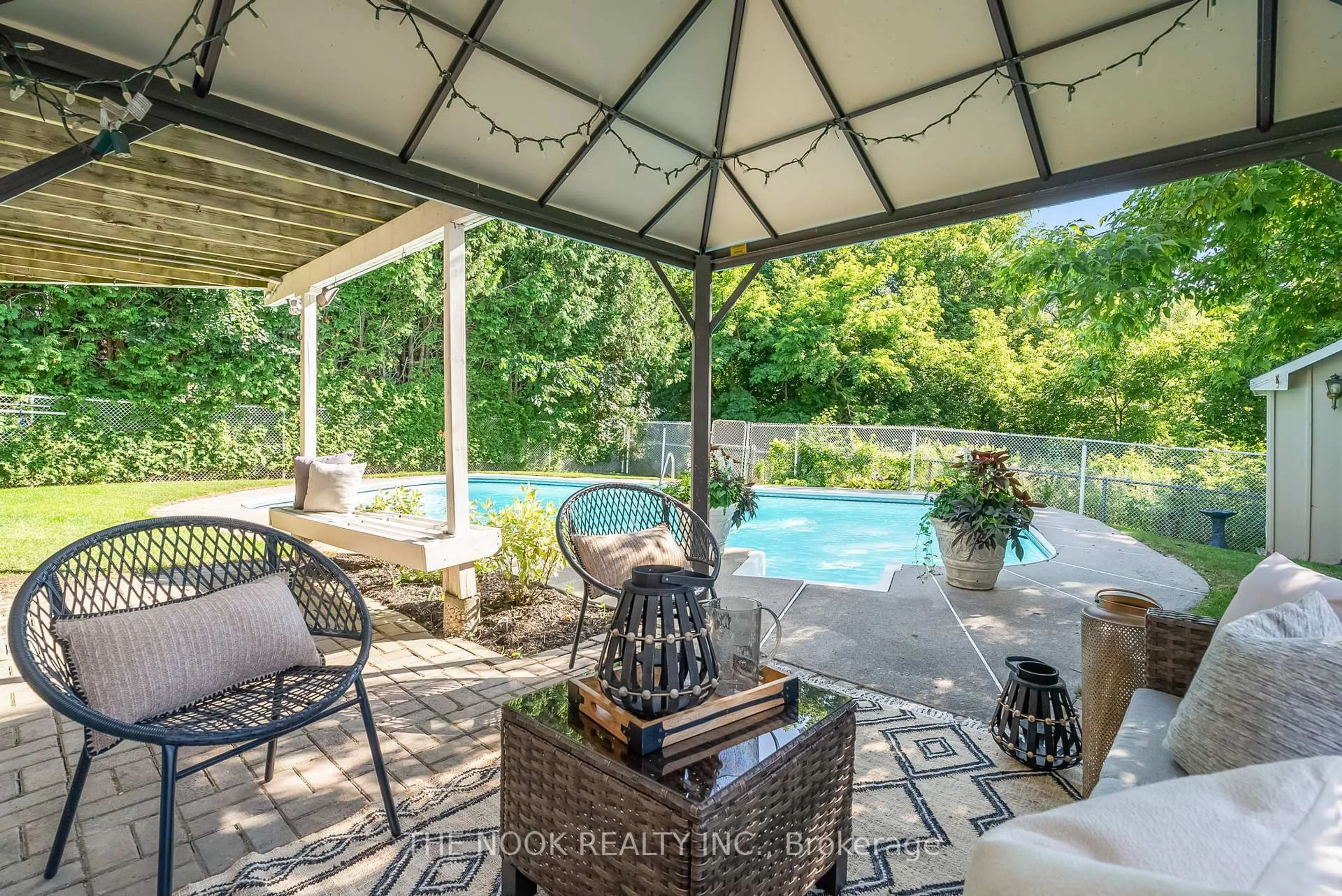 Patio, water/lake/river/ocean view for 161 Overbank Dr, Oshawa Ontario L1J 7Y6