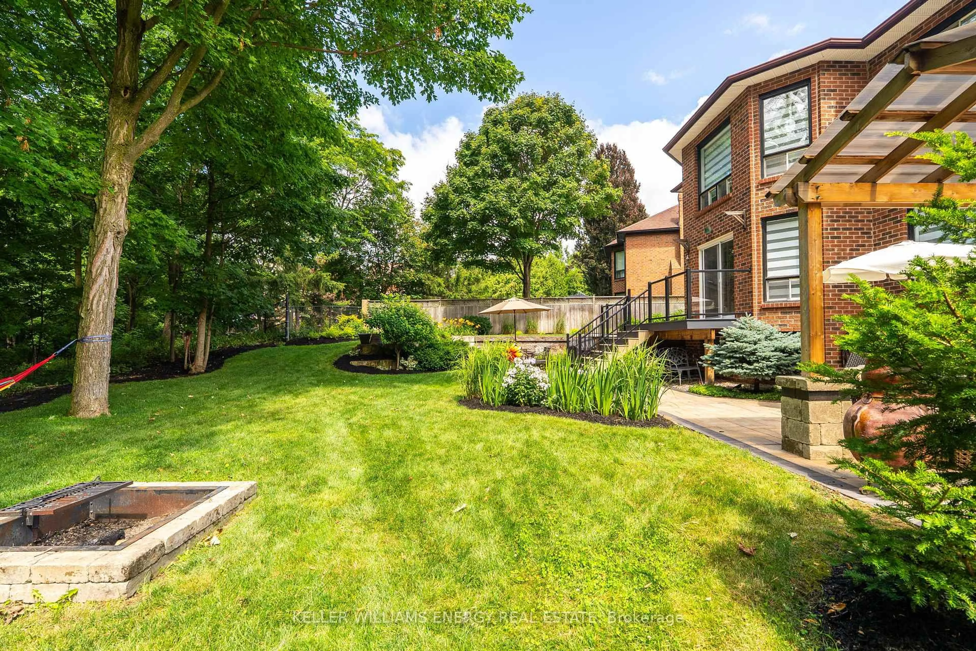 Unknown for 807 Regal Cres, Pickering Ontario L1X 2P7
