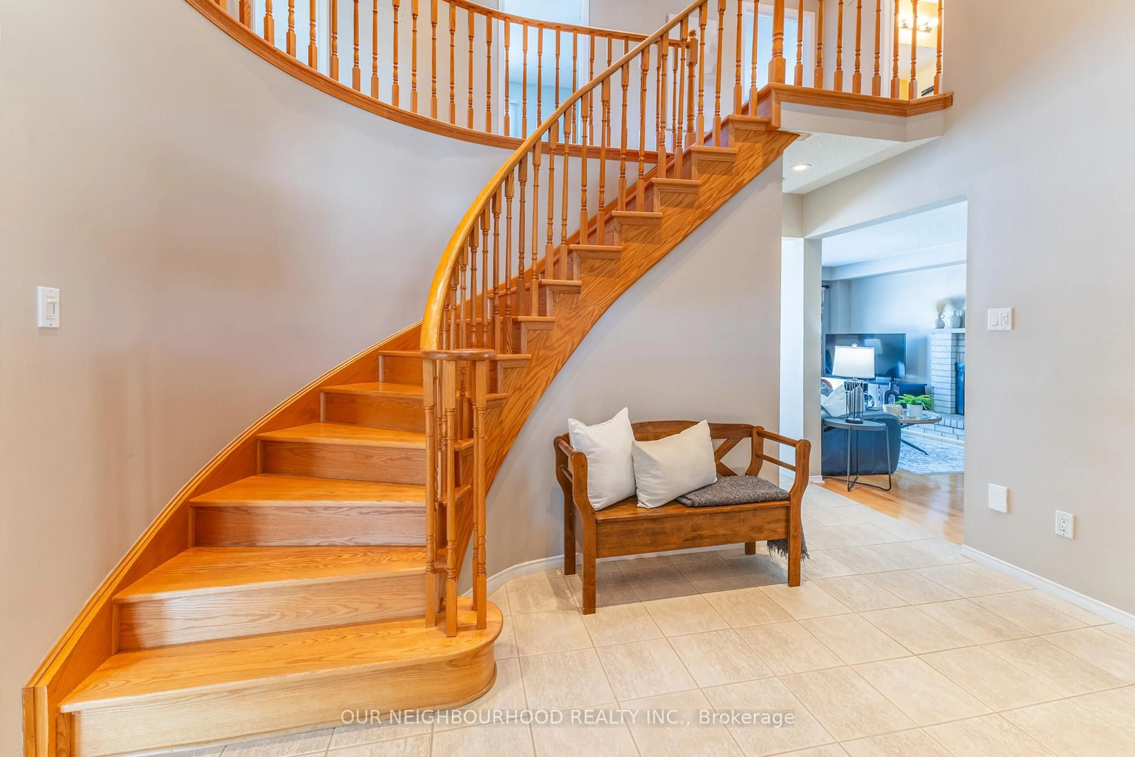 Stairs for 10 Holden Crt, Whitby Ontario L1N 9A1
