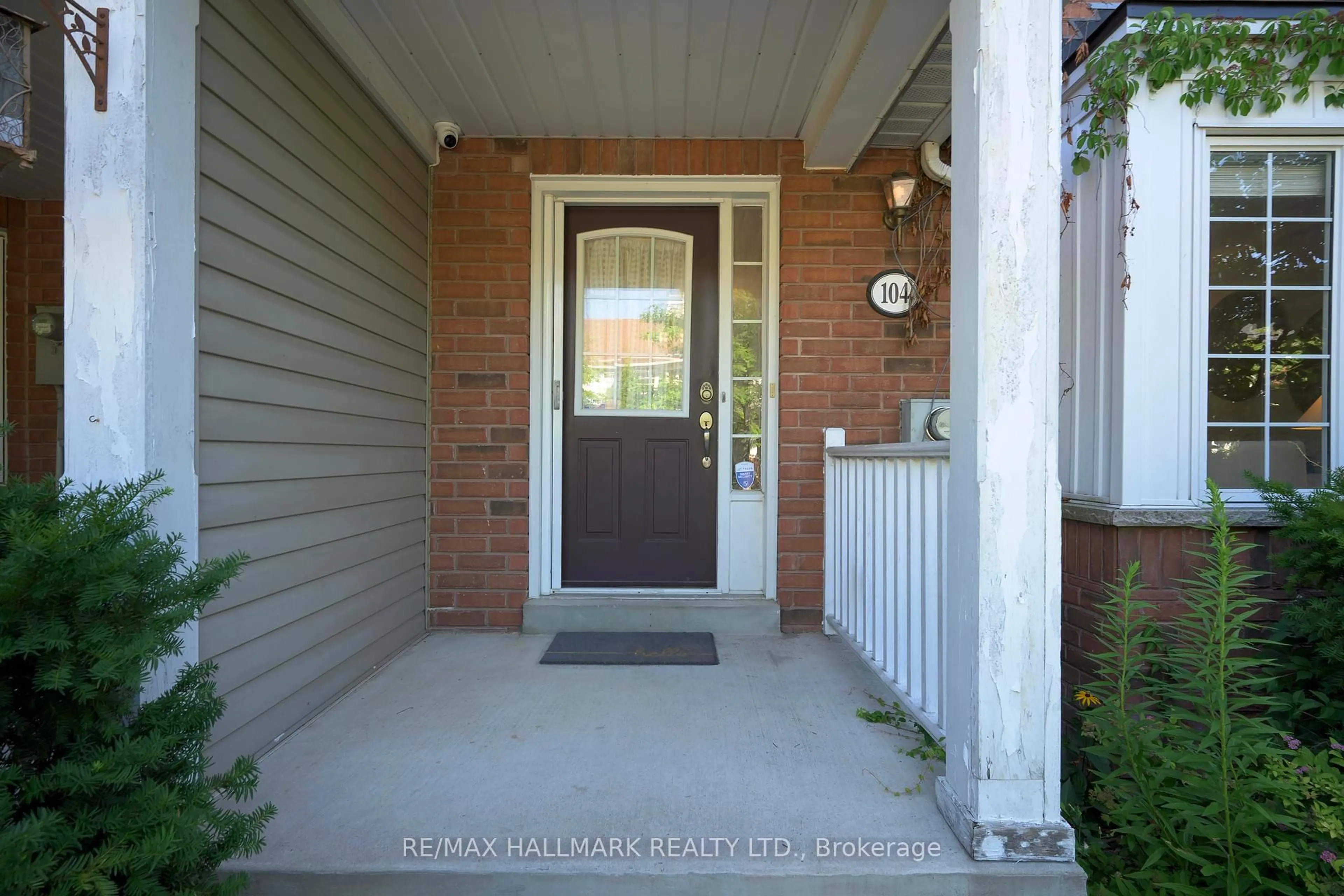 Indoor entryway for 104 Warwick Ave, Ajax Ontario L1Z 1L5
