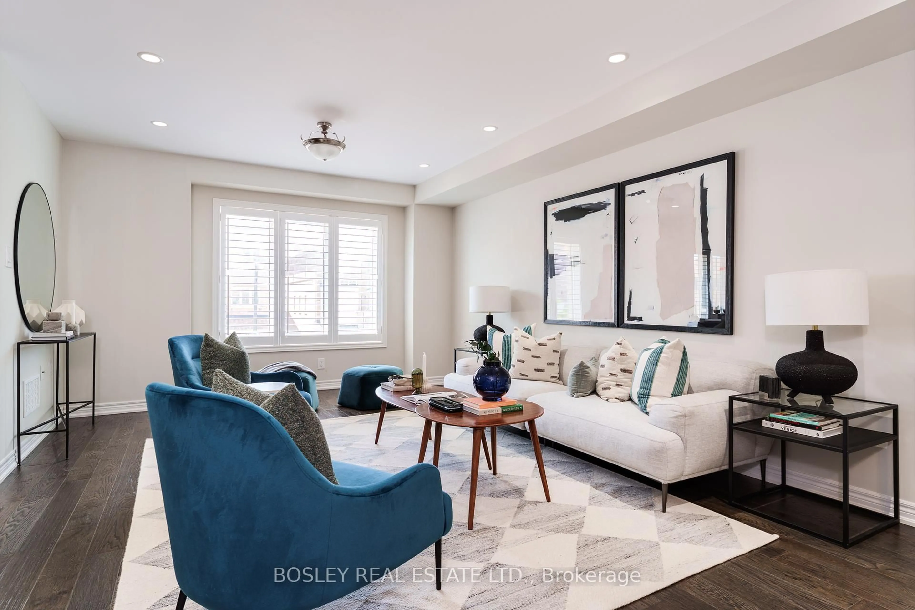 Living room with furniture, unknown for 36 Pringdale Gardens Circ, Toronto Ontario M1J 0B1