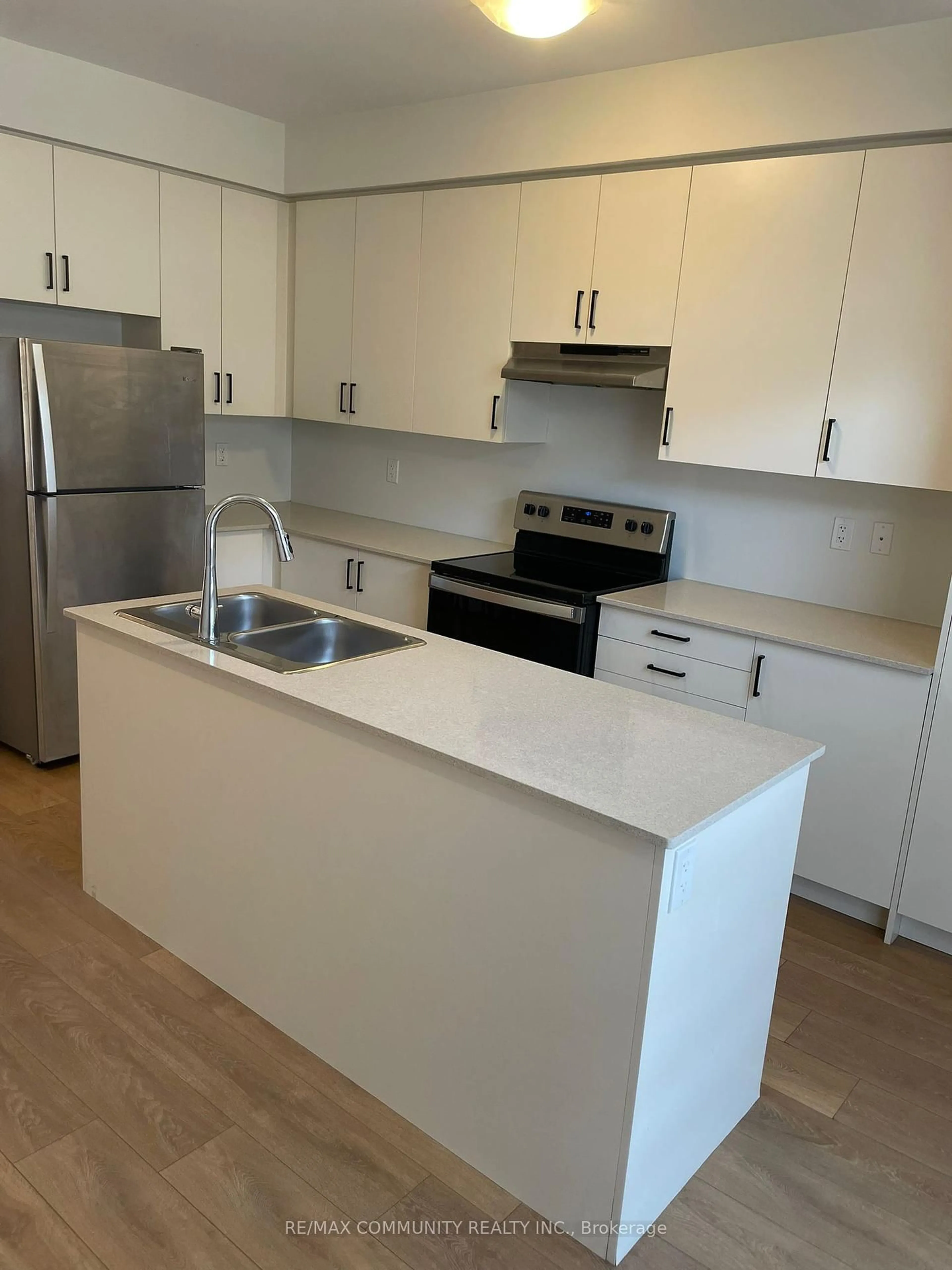Standard kitchen, wood/laminate floor for 766 Eddystone Path, Oshawa Ontario L1H 0A7