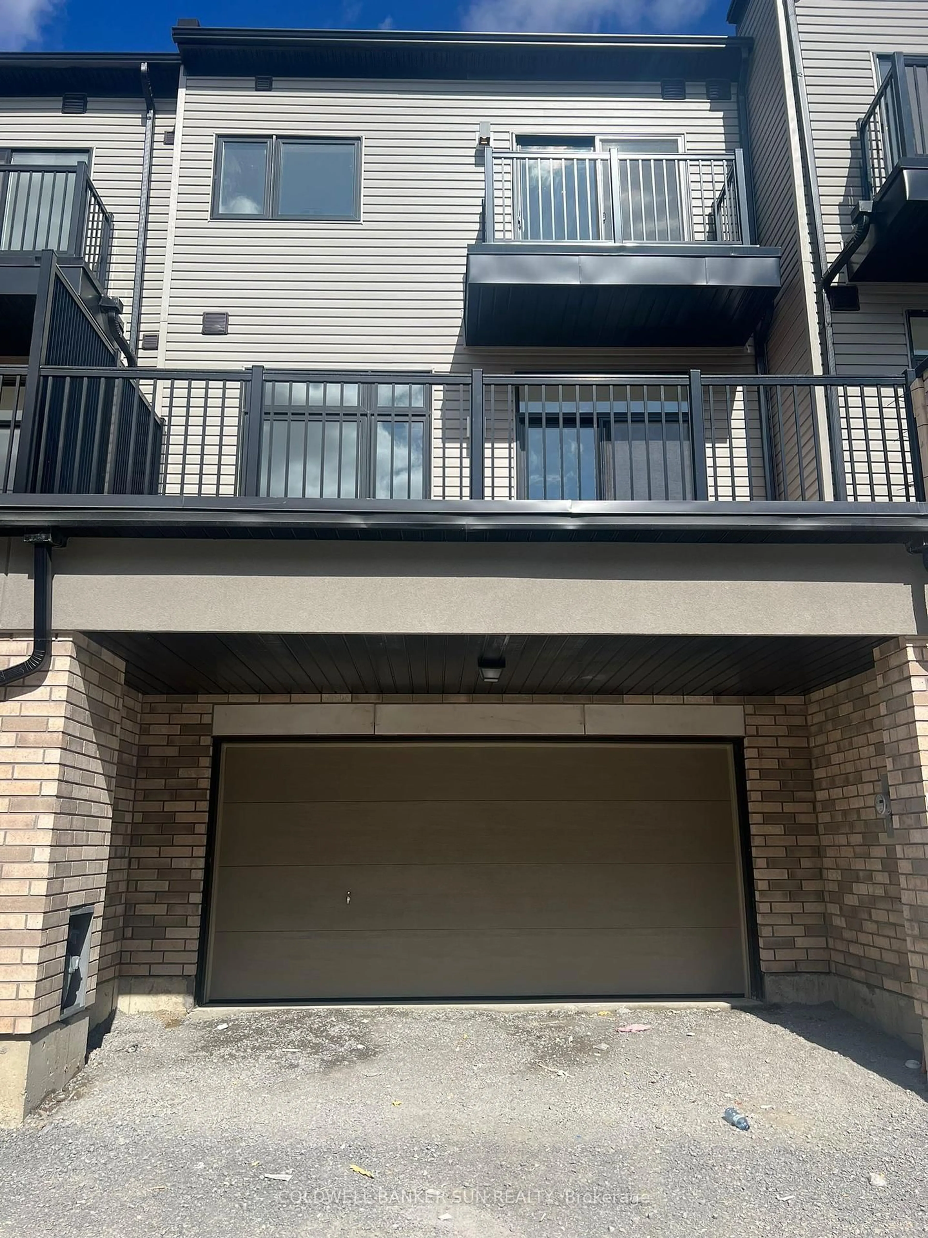 Unknown for 801 Conlin Rd, Oshawa Ontario L1H 7K5