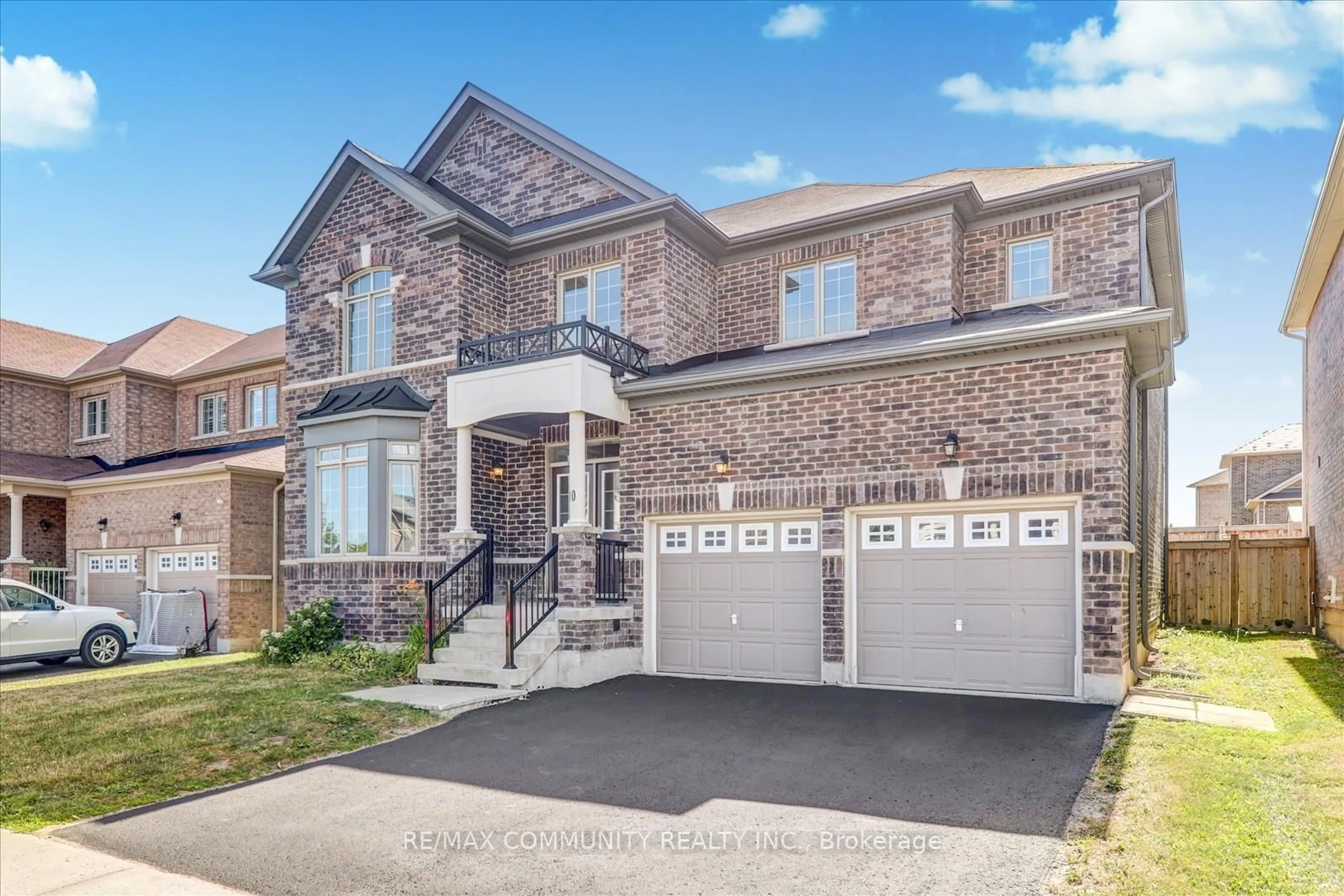 Home with brick exterior material, street for 10 Whitehand Dr, Clarington Ontario L1B 0L1
