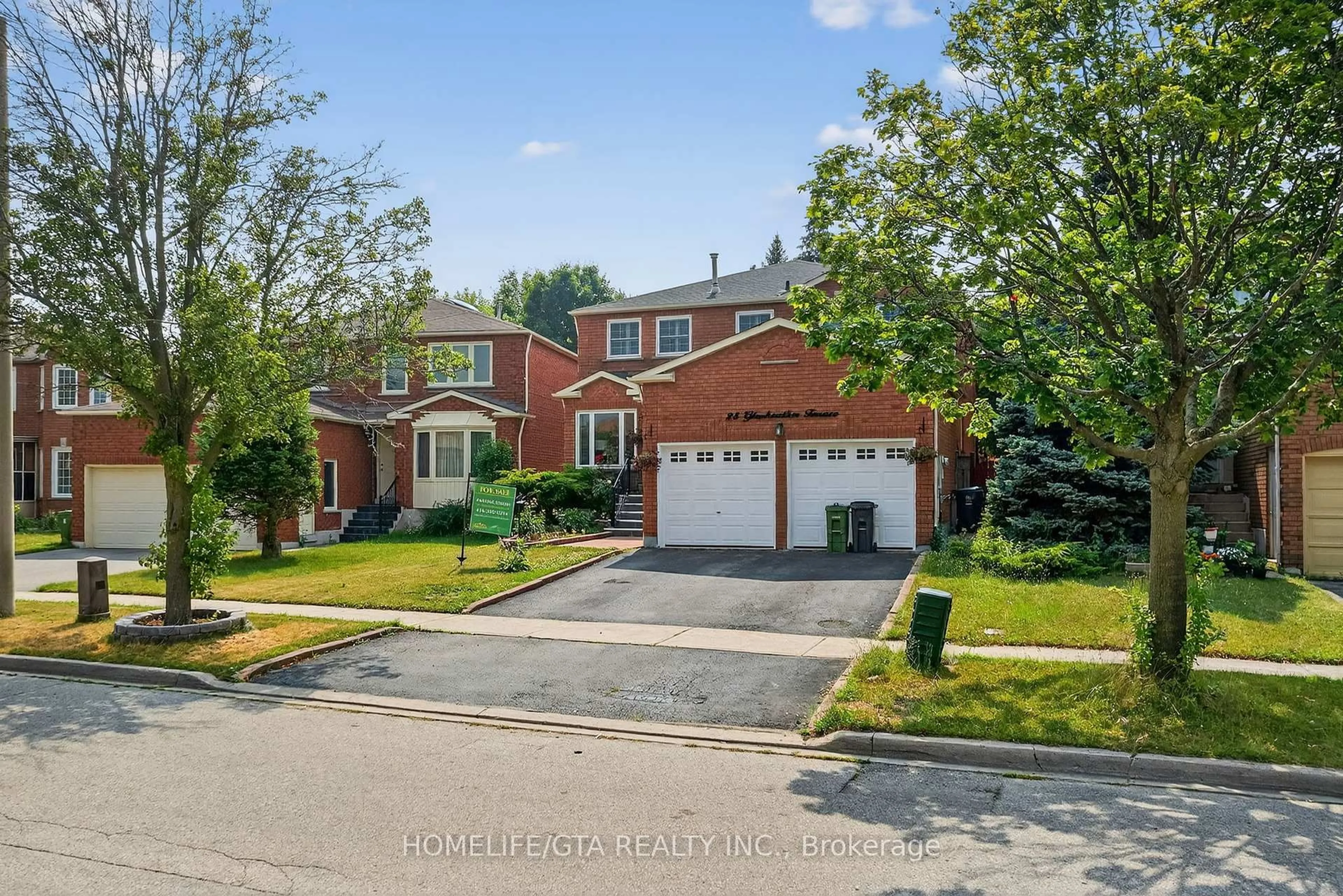 A pic from outside/outdoor area/front of a property/back of a property/a pic from drone, street for 28 Glenheather Terr, Toronto Ontario M1B 5H9