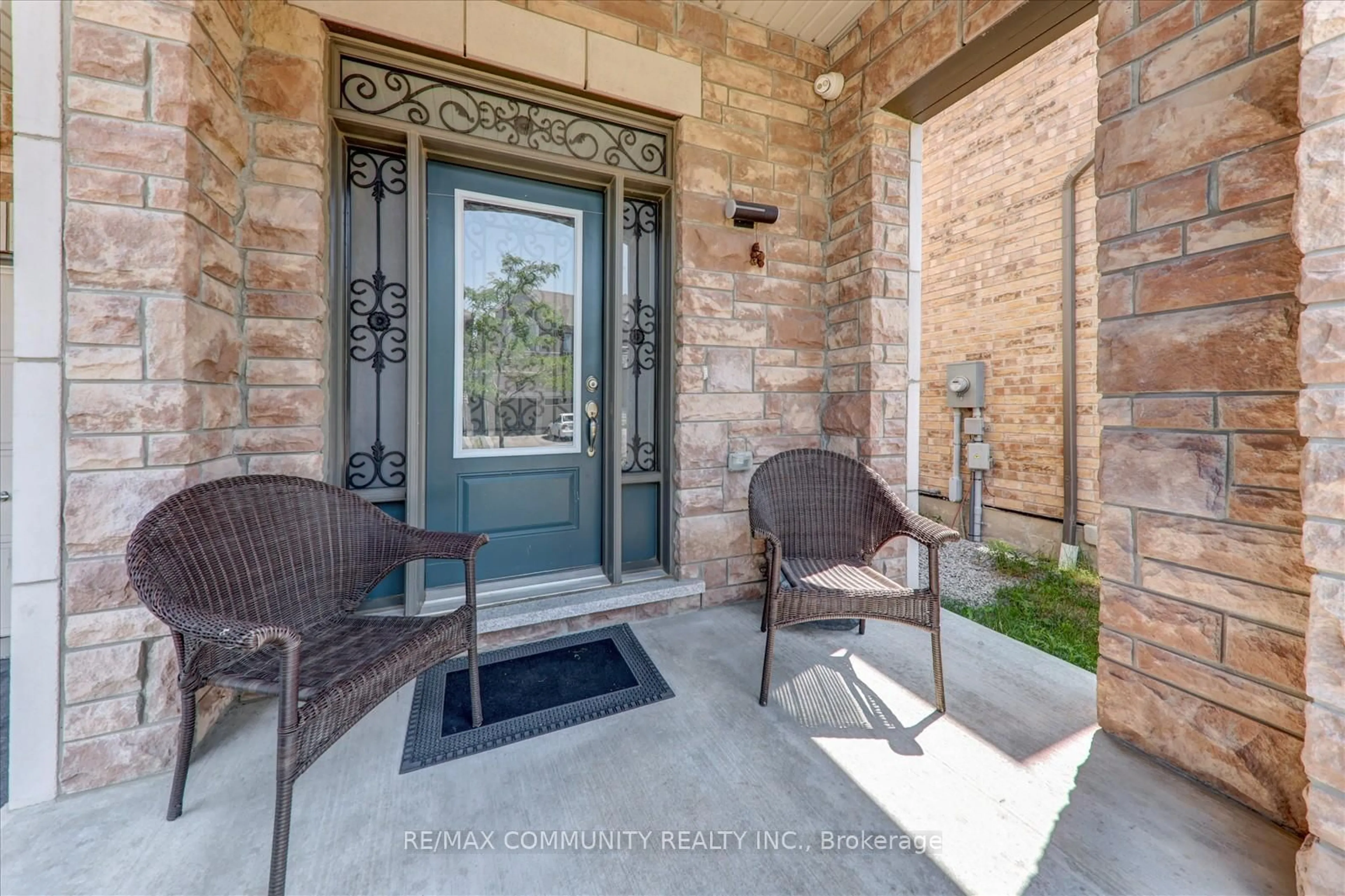 Indoor entryway for 56 Westfield Dr, Whitby Ontario L1P 0E9