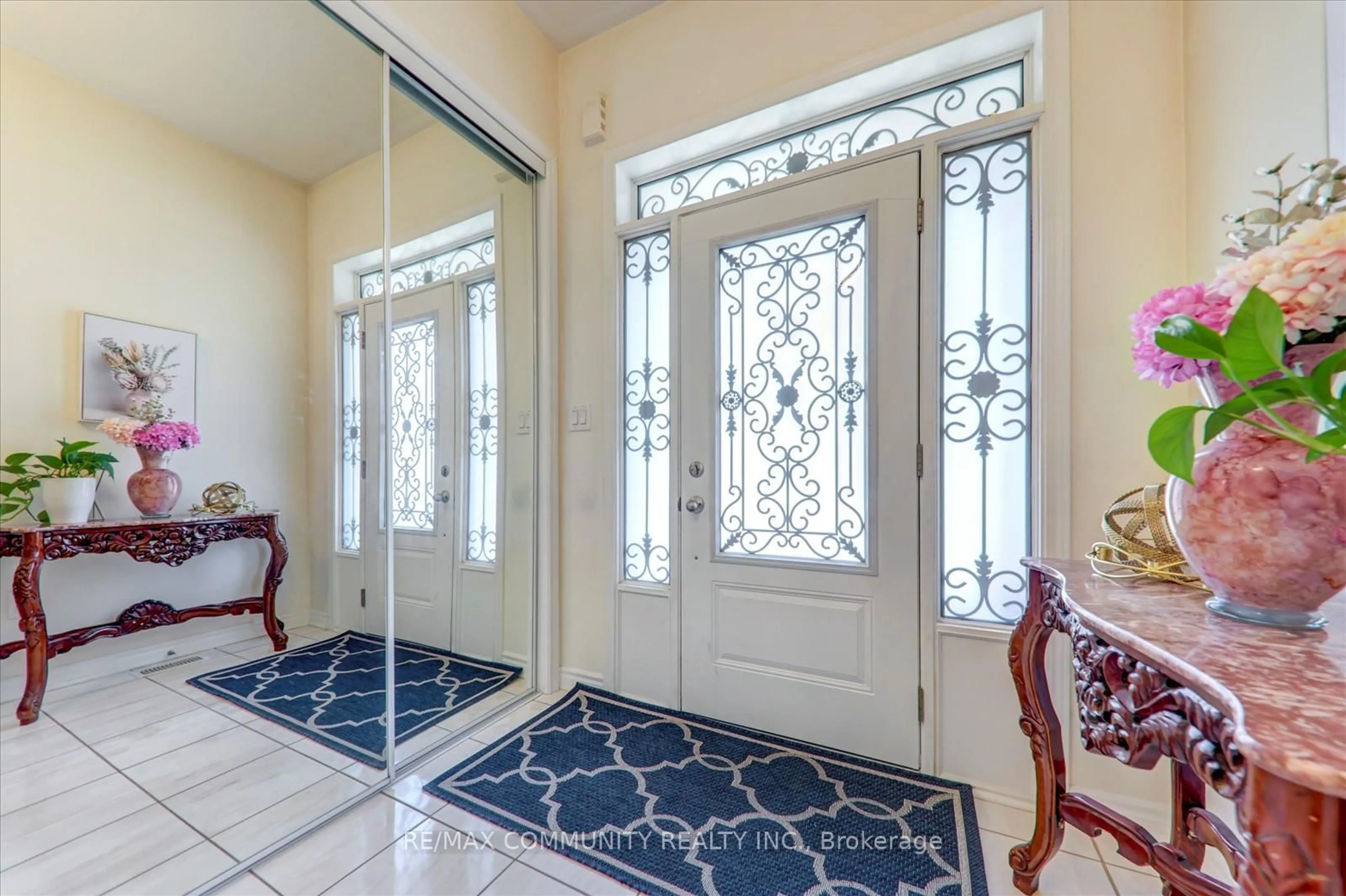 Indoor entryway for 56 Westfield Dr, Whitby Ontario L1P 0E9