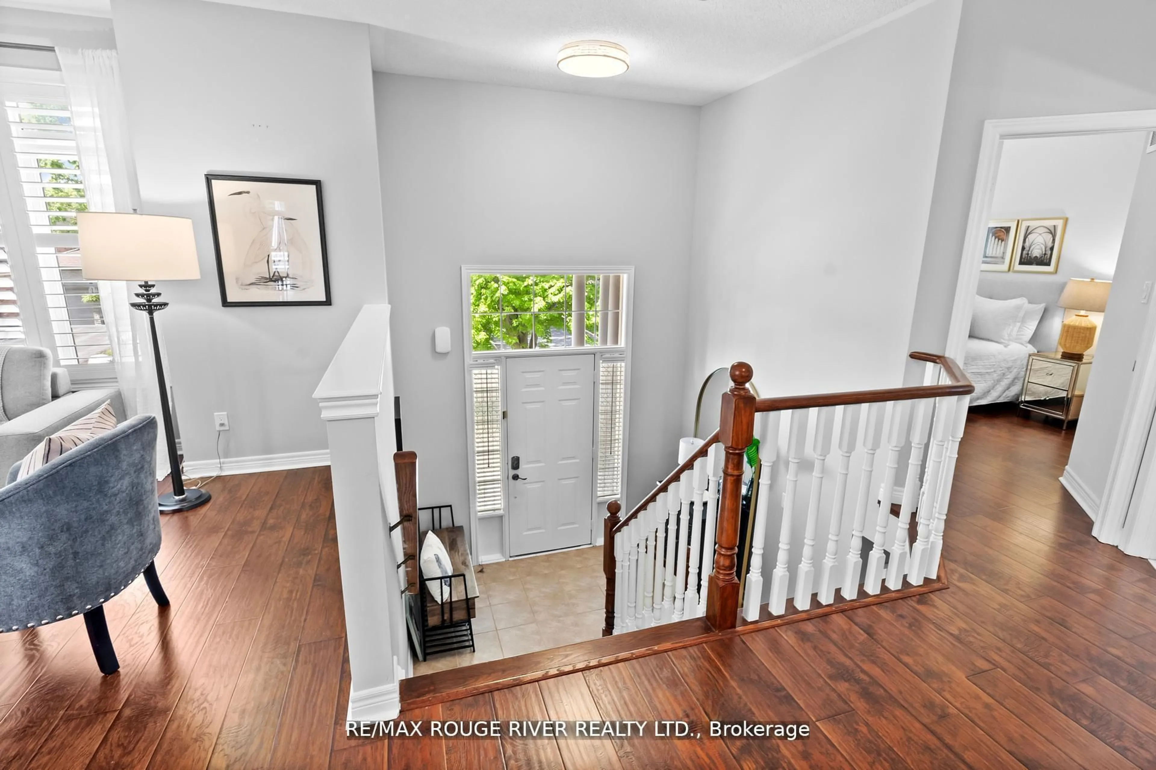 Indoor entryway for 11 Maple Edge Lane, Whitby Ontario L1R 2M9