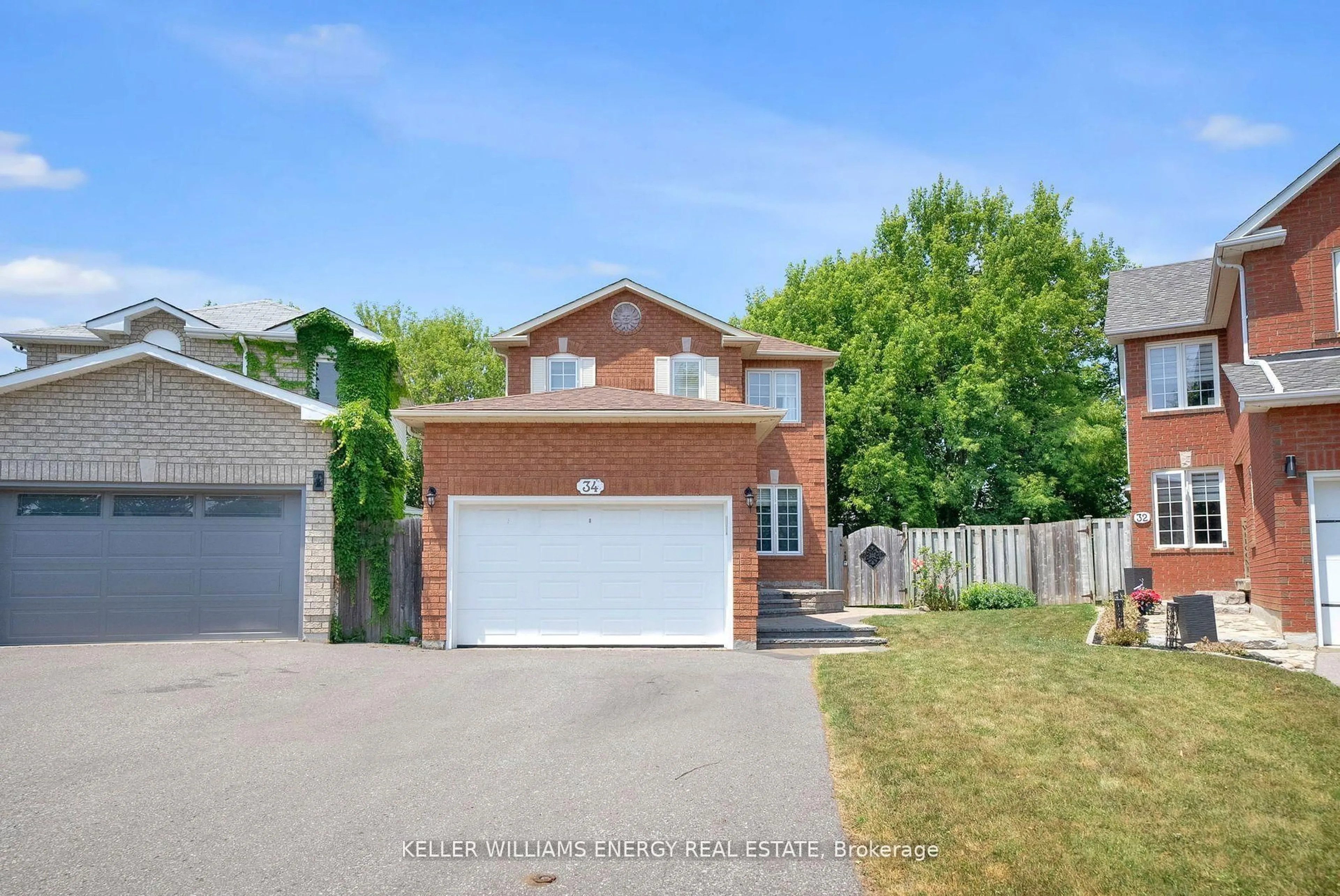 A pic from outside/outdoor area/front of a property/back of a property/a pic from drone, street for 34 Hogan Cres, Clarington Ontario L1C 4X9