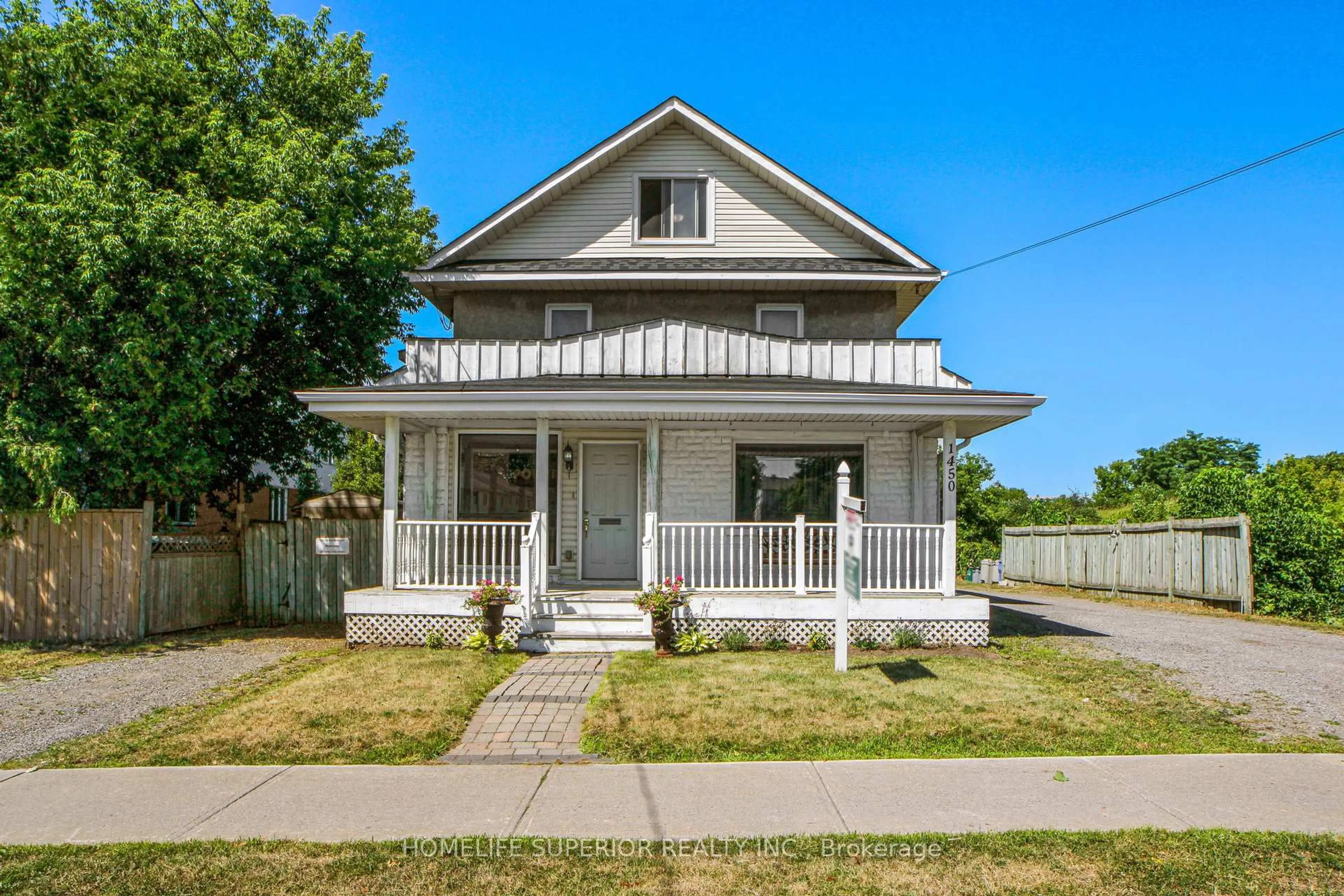 Home with vinyl exterior material, street for 1450 Ritson Rd, Oshawa Ontario L1G 8E5