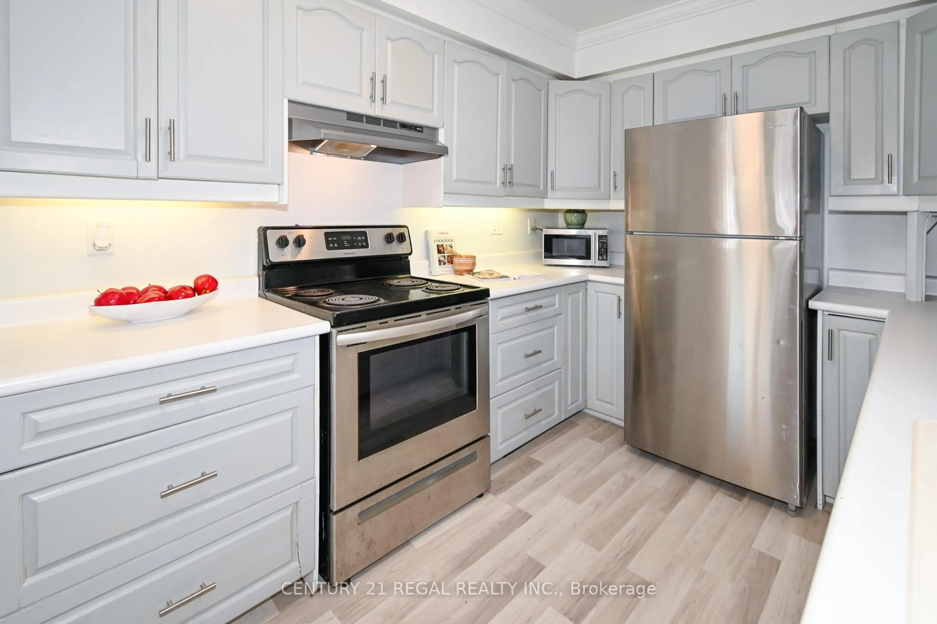 Standard kitchen, unknown for 8 Andrea Rd, Ajax Ontario L1S 3V7
