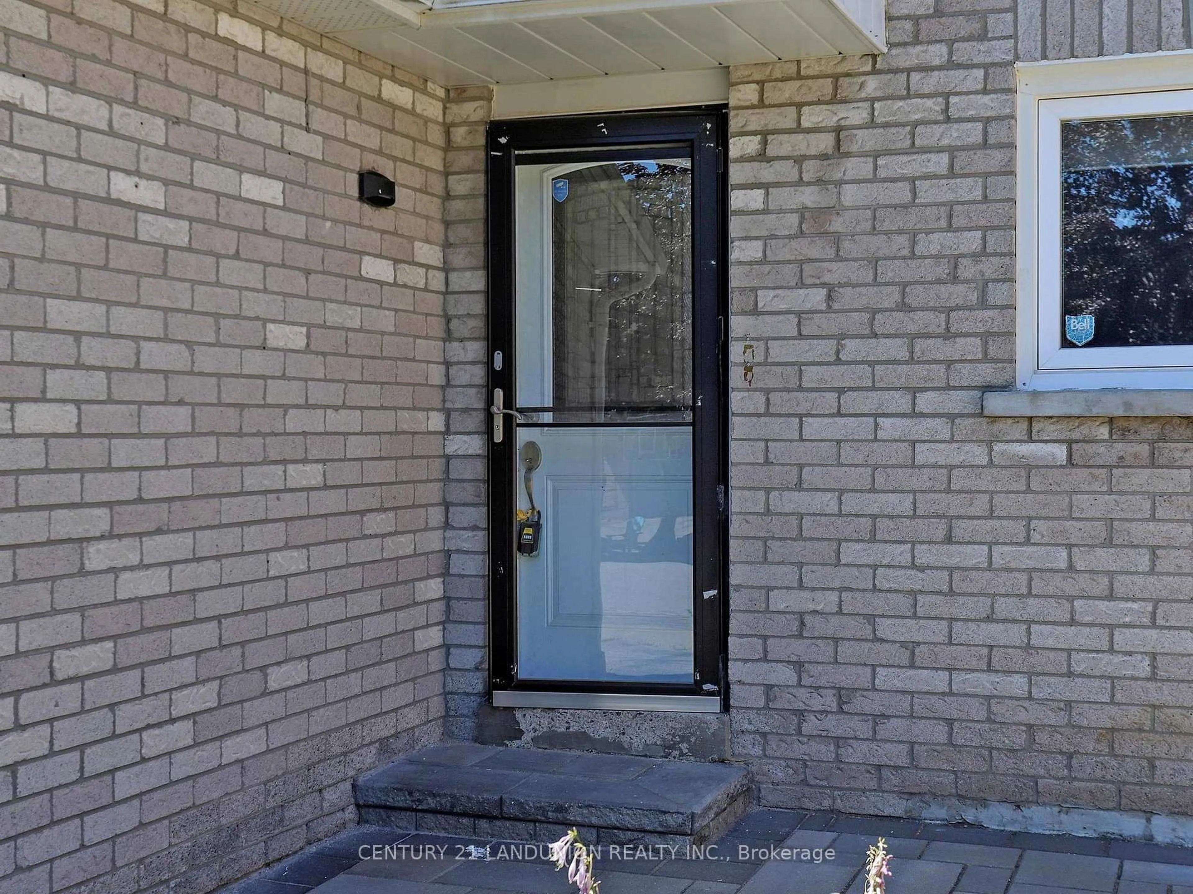 Indoor entryway for 46 Deverill Cres, Ajax Ontario L1T 1S7