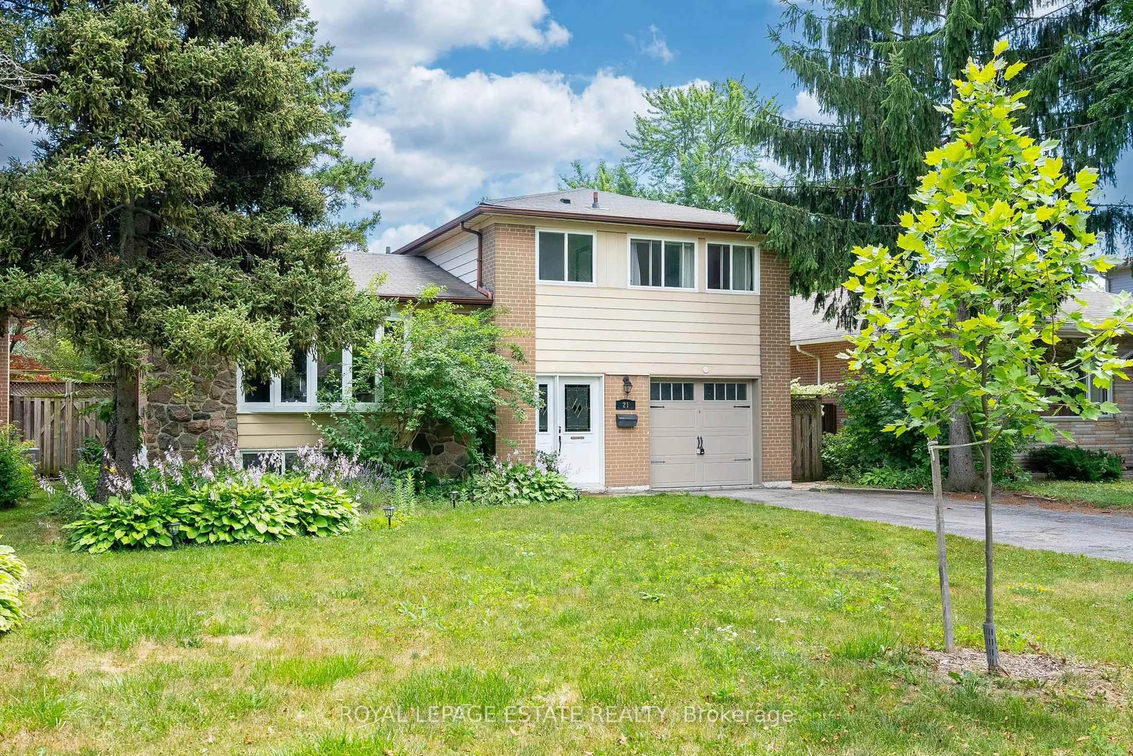 Home with vinyl exterior material, street for 21 Nuffield Dr, Toronto Ontario M1E 1H3