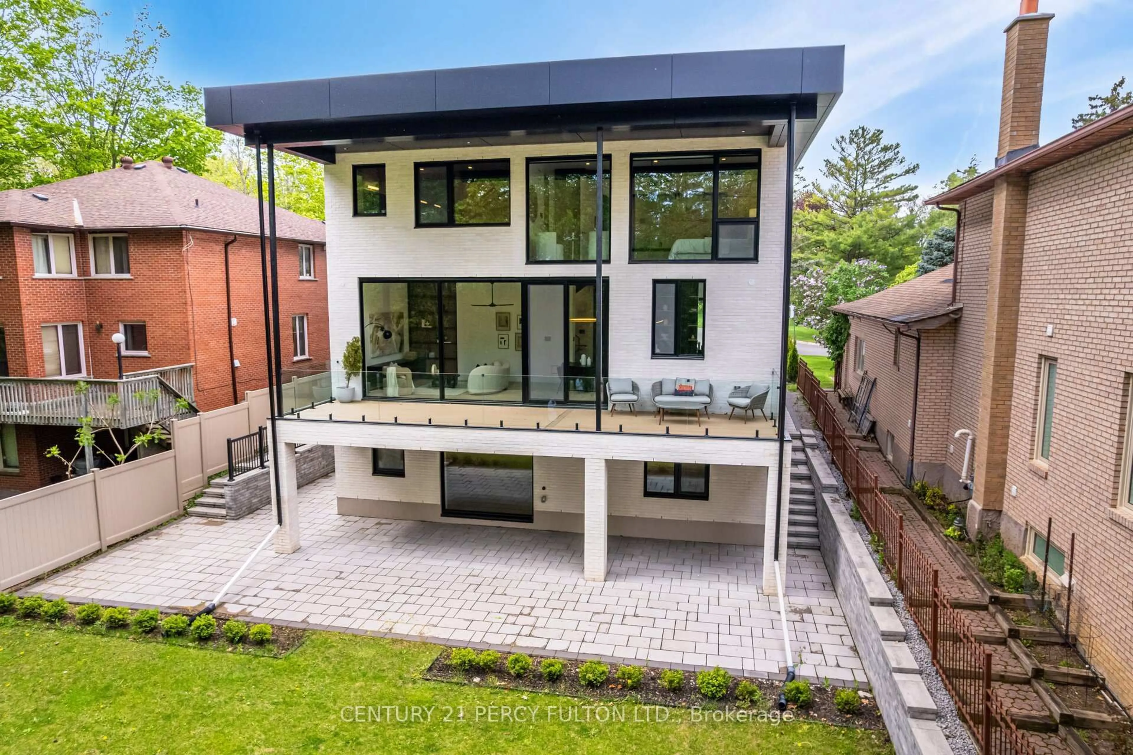 Home with brick exterior material, street for 10 Haida Crt, Toronto Ontario M1C 3L1