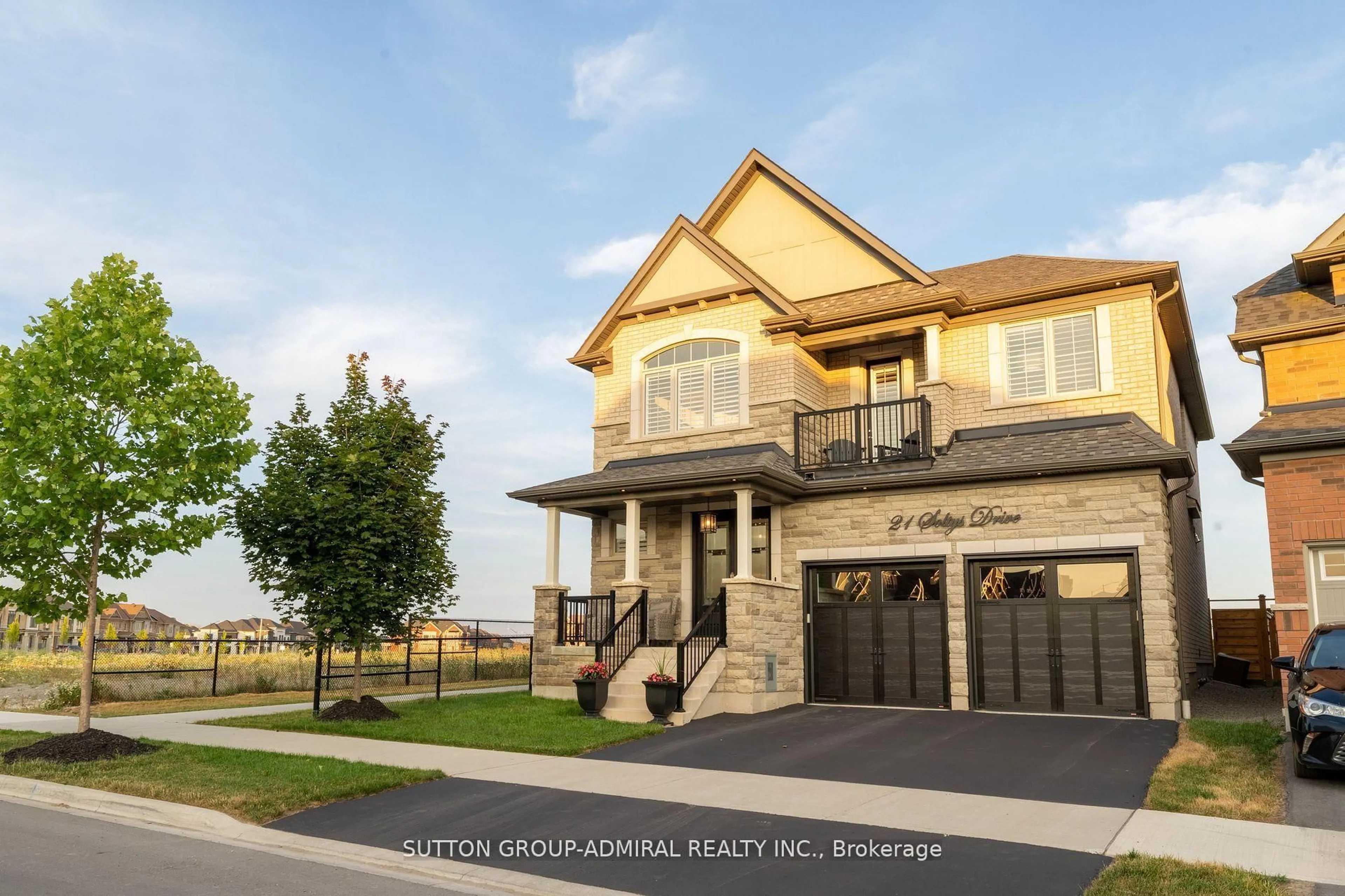 Home with vinyl exterior material, street for 21 Soltys Dr, Whitby Ontario L1P 0J3