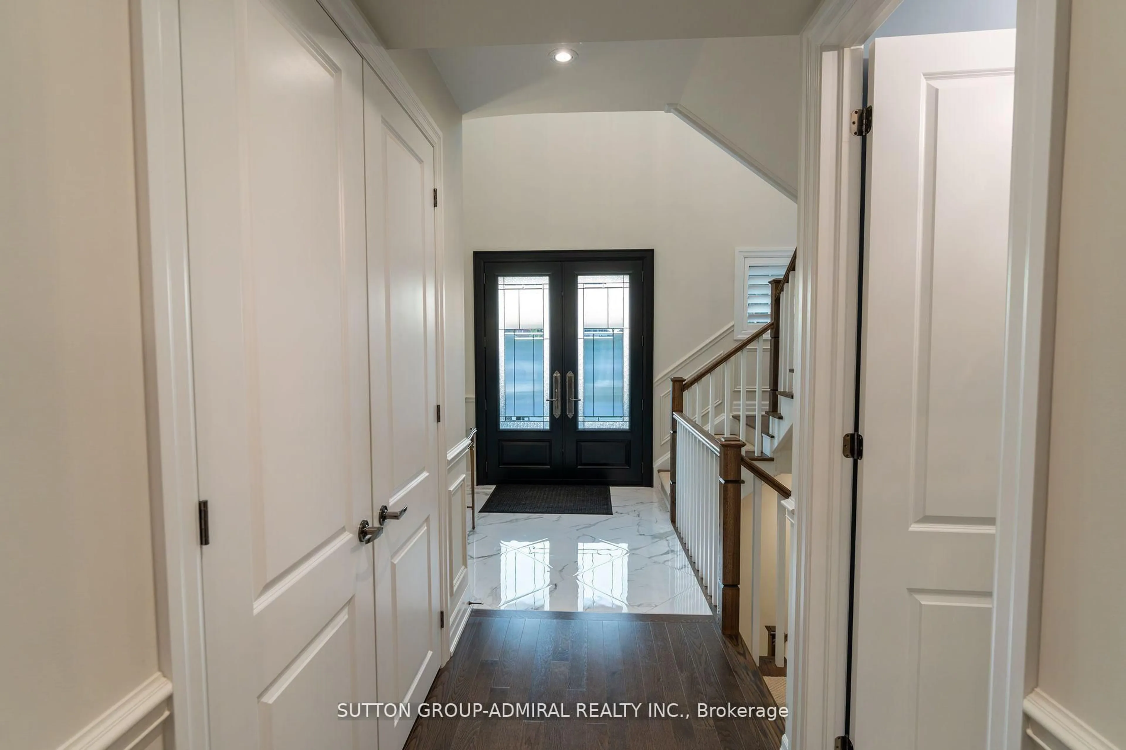 Indoor entryway for 21 Soltys Dr, Whitby Ontario L1P 0J3