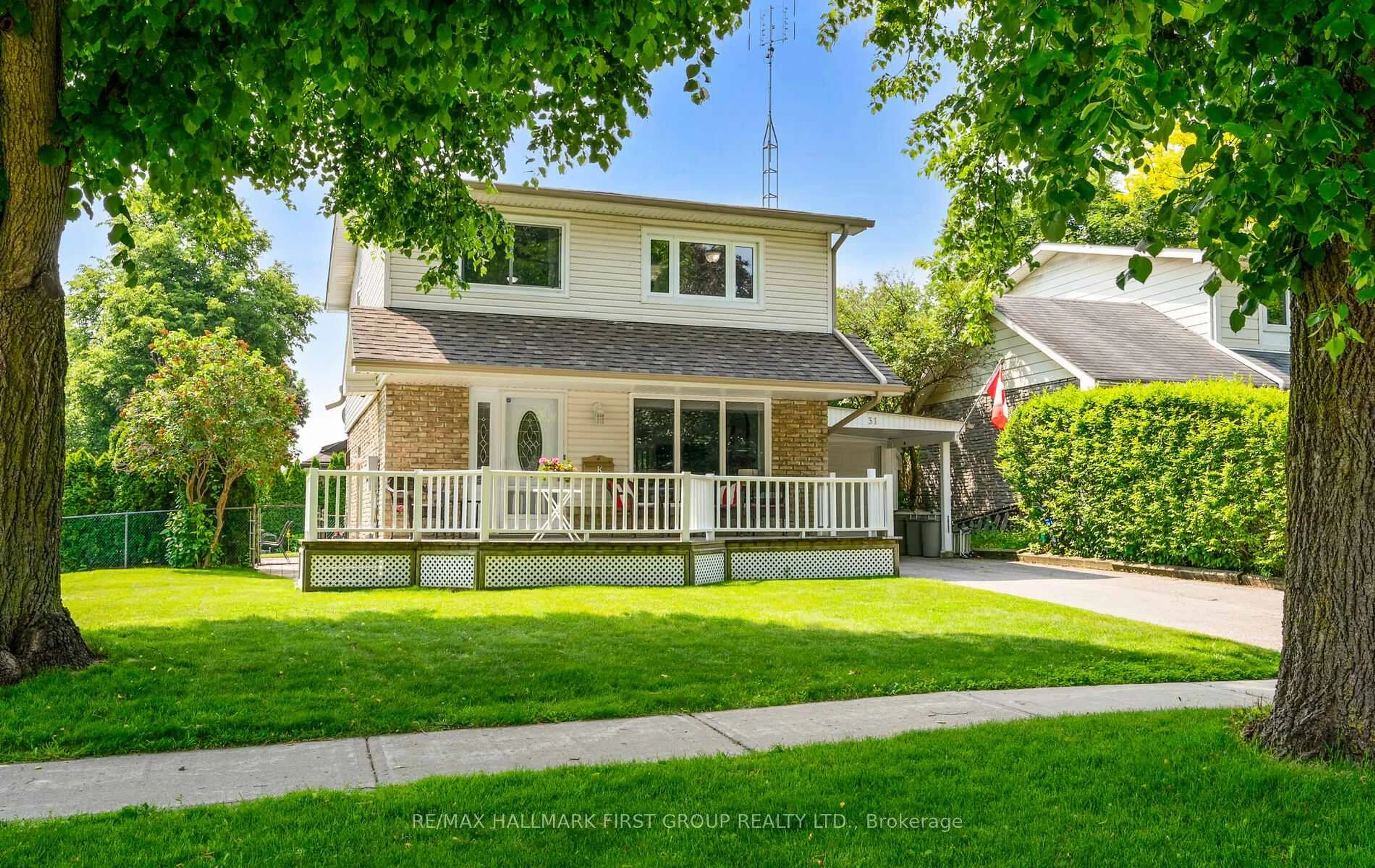 Home with vinyl exterior material, street for 31 Michael Blvd, Whitby Ontario L1N 5P6