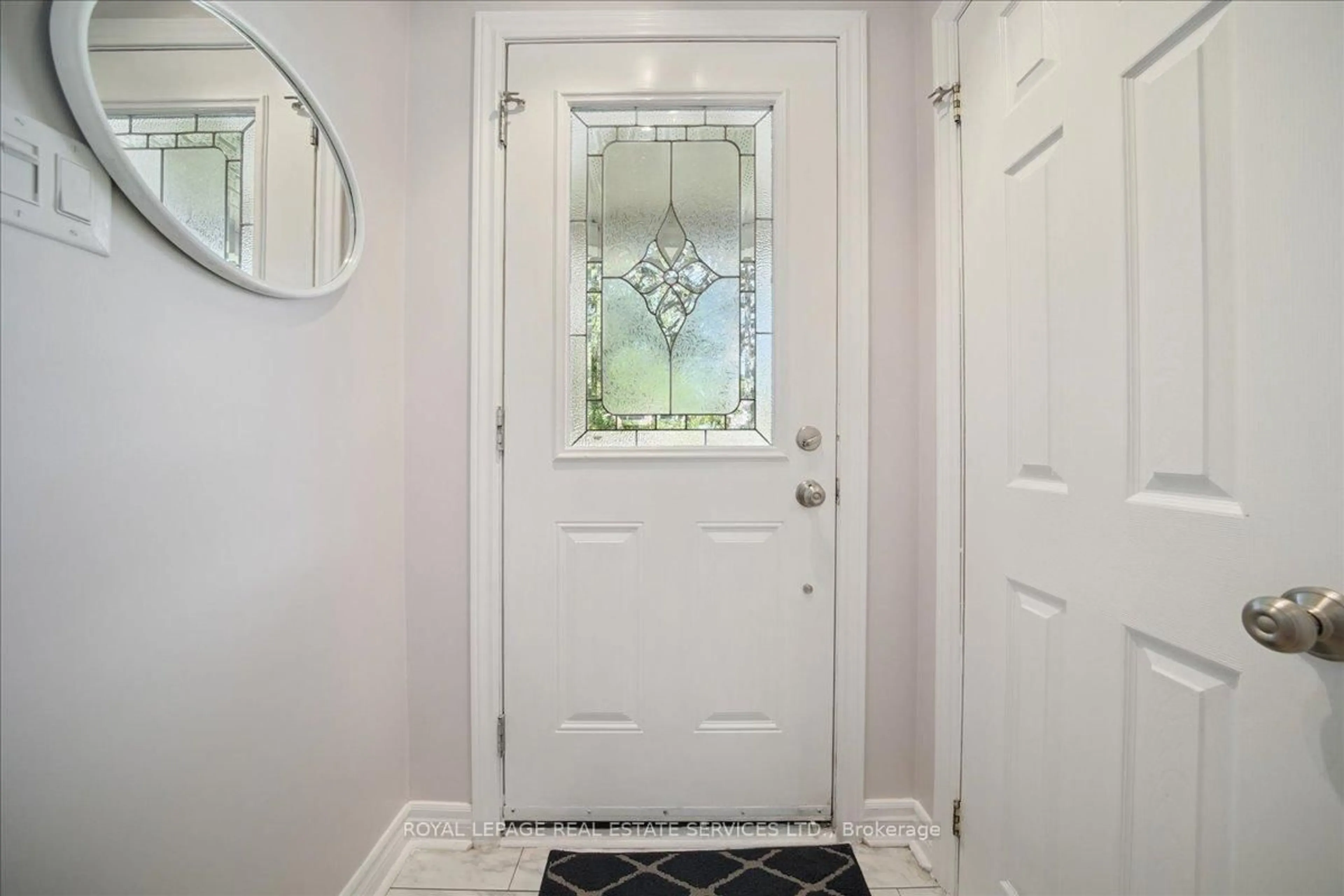 Indoor entryway for 155 Burcher Rd, Ajax Ontario L1S 2R6
