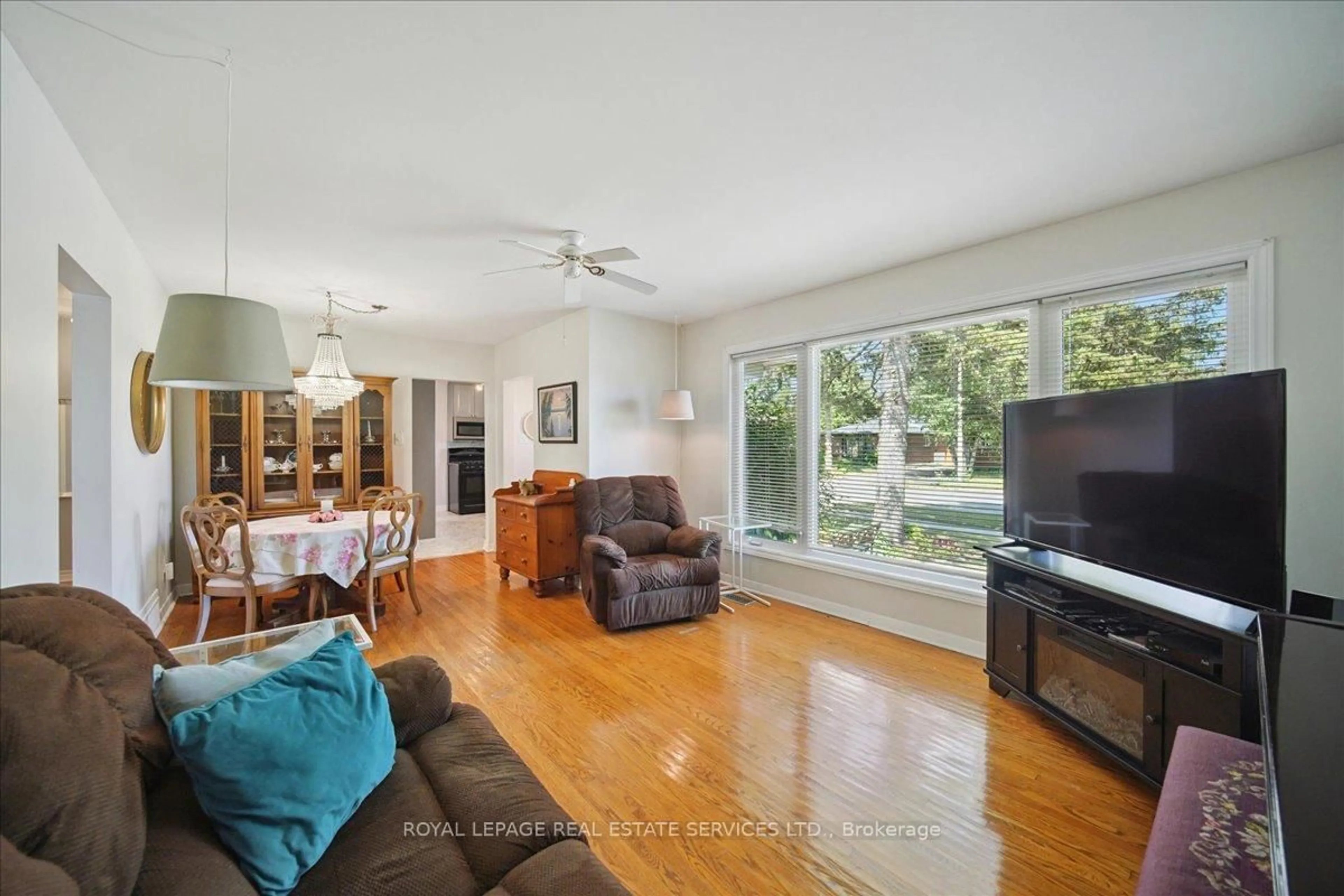 Living room with furniture, unknown for 155 Burcher Rd, Ajax Ontario L1S 2R6