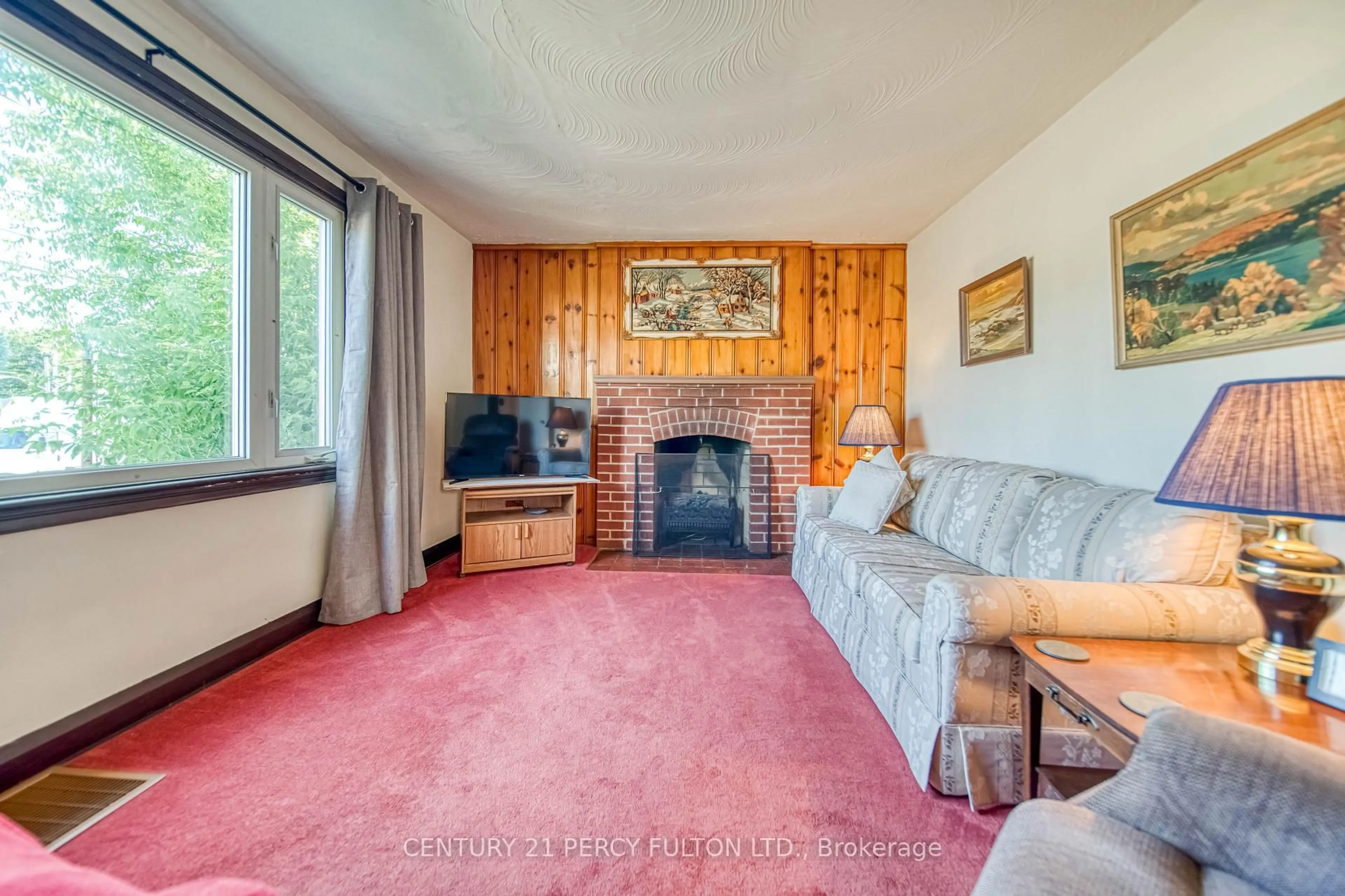 Living room with furniture, unknown for 3184 St Clair Ave, Toronto Ontario M1L 1V6