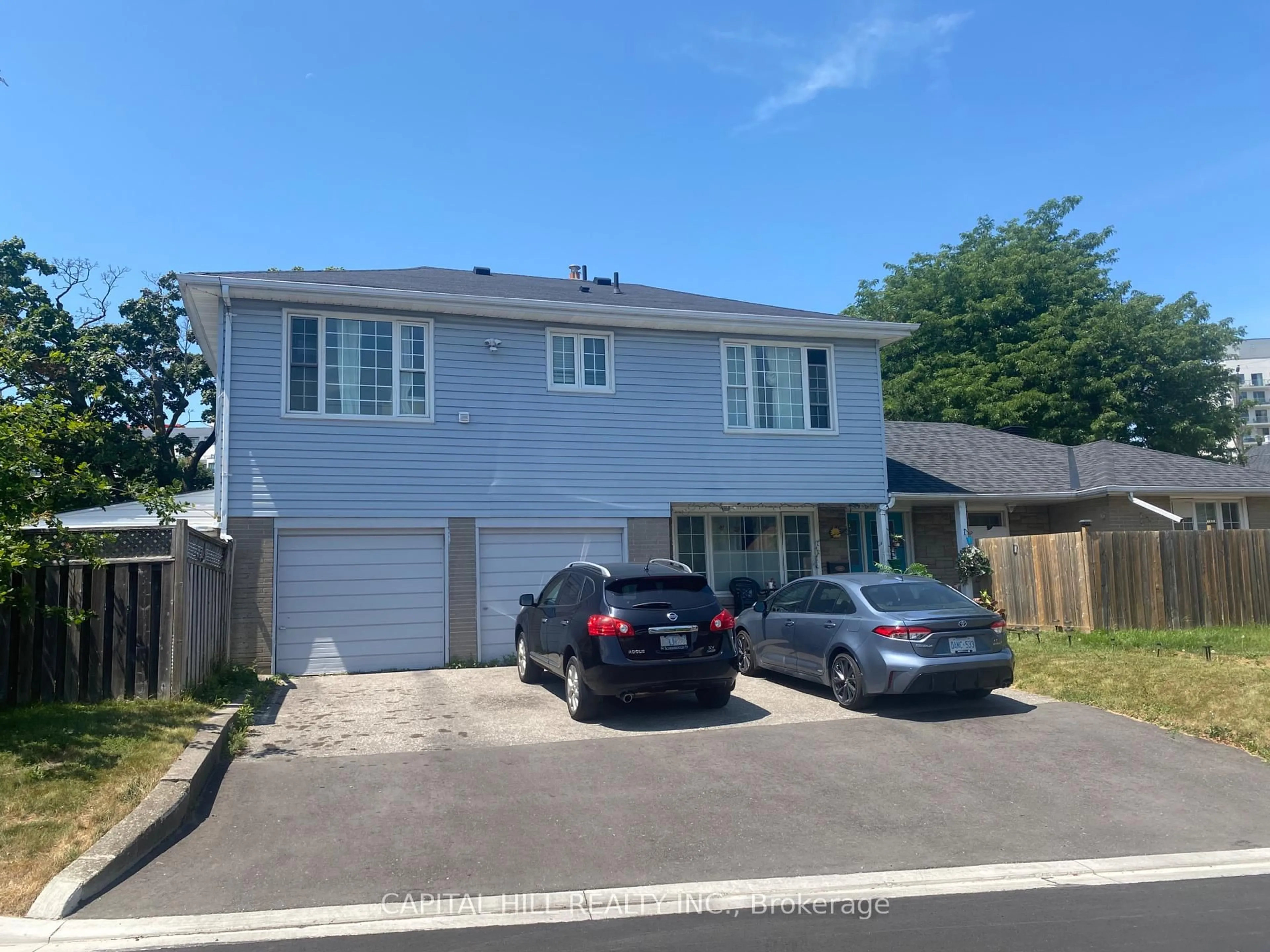 A pic from outside/outdoor area/front of a property/back of a property/a pic from drone, street for 38 Cliffside Dr, Toronto Ontario M1N 1L3