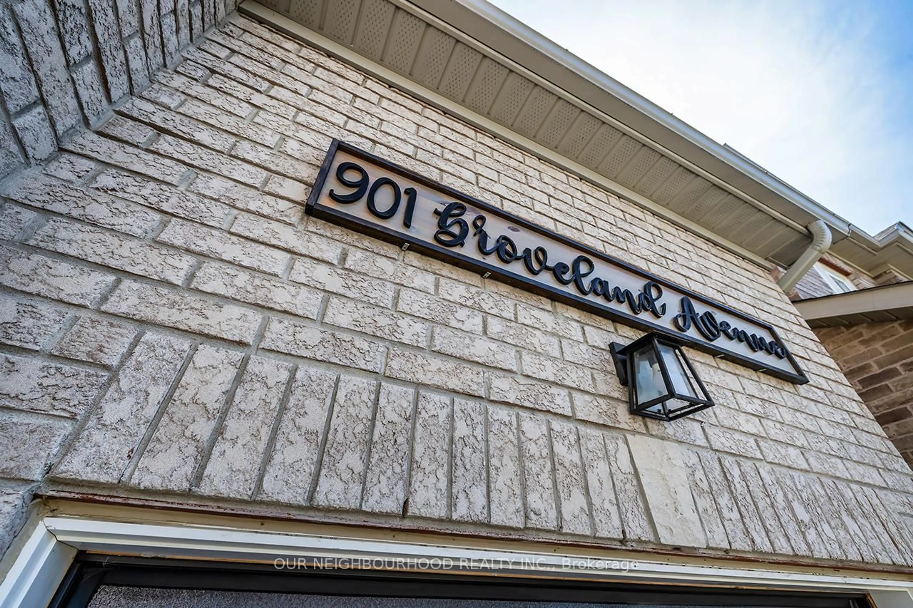 Unknown for 901 Groveland Ave, Oshawa Ontario L1K 0W1