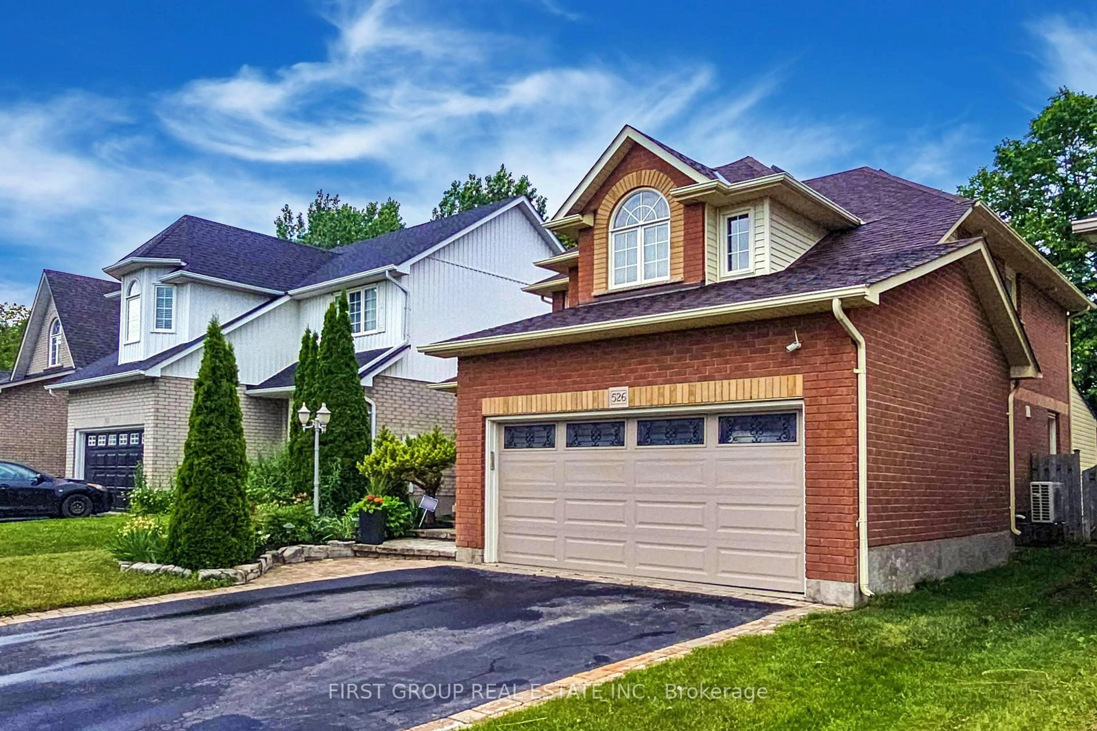 Home with brick exterior material, street for 526 Britannia Ave, Oshawa Ontario L1L 1B7