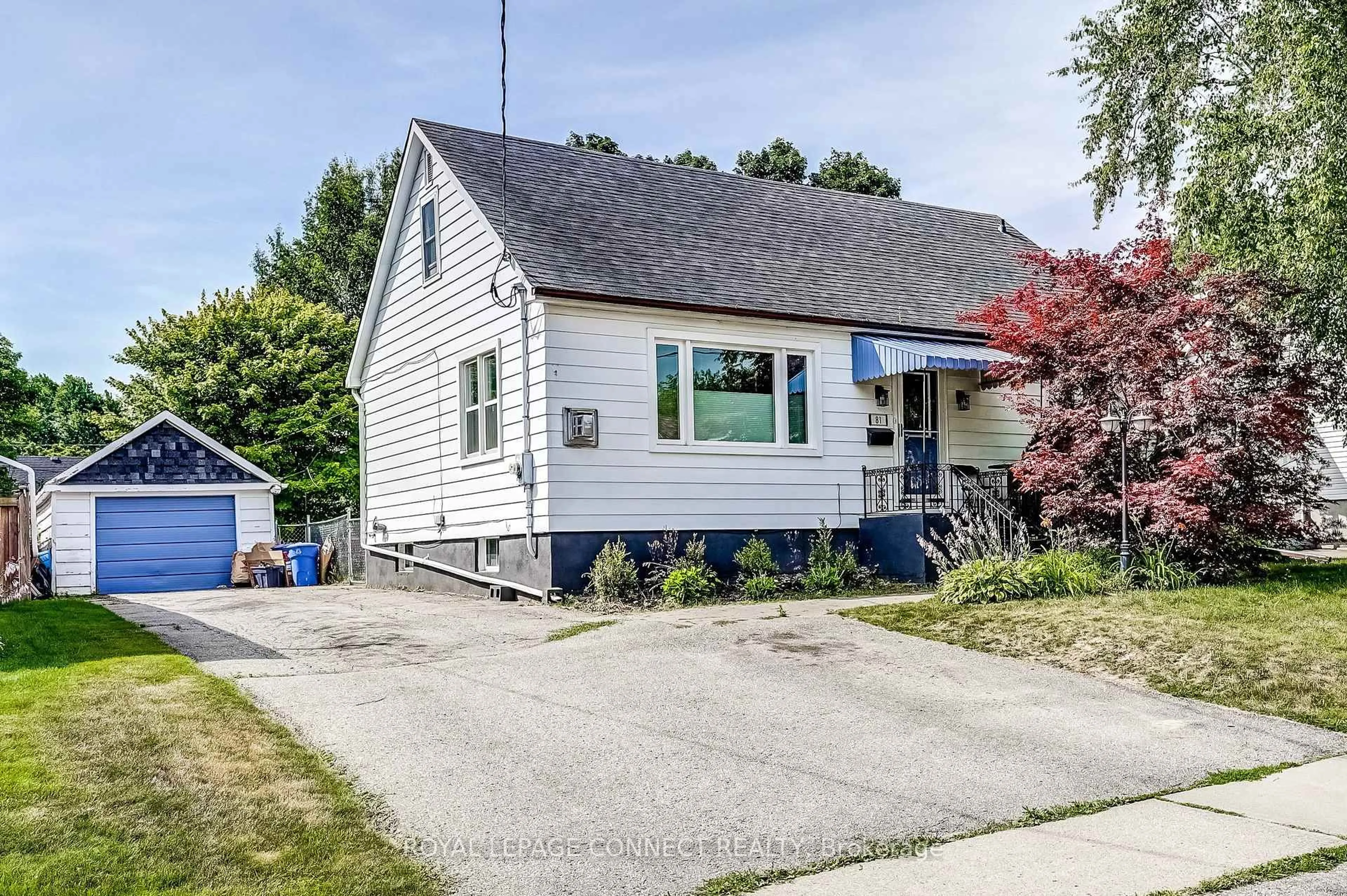 Home with vinyl exterior material, street for 81 Beatrice St, Oshawa Ontario L1G 3M7