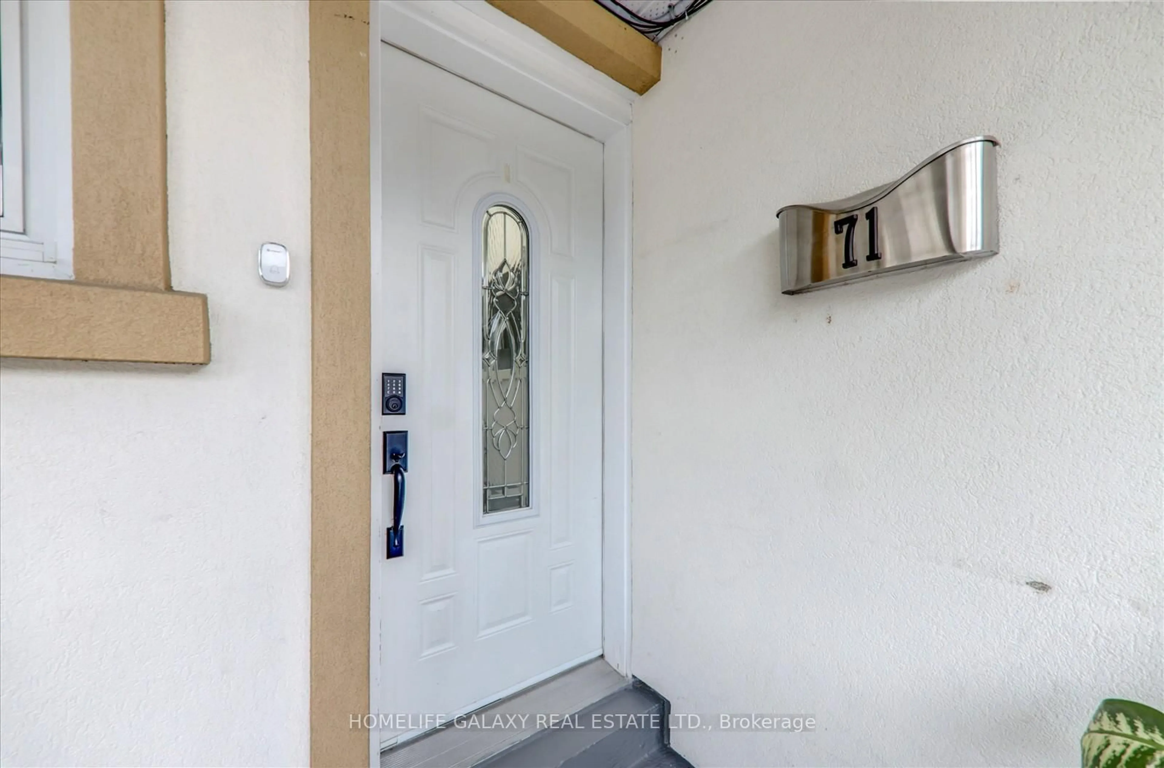 Indoor entryway for 71 Sundance Cres, Toronto Ontario M1G 2M1