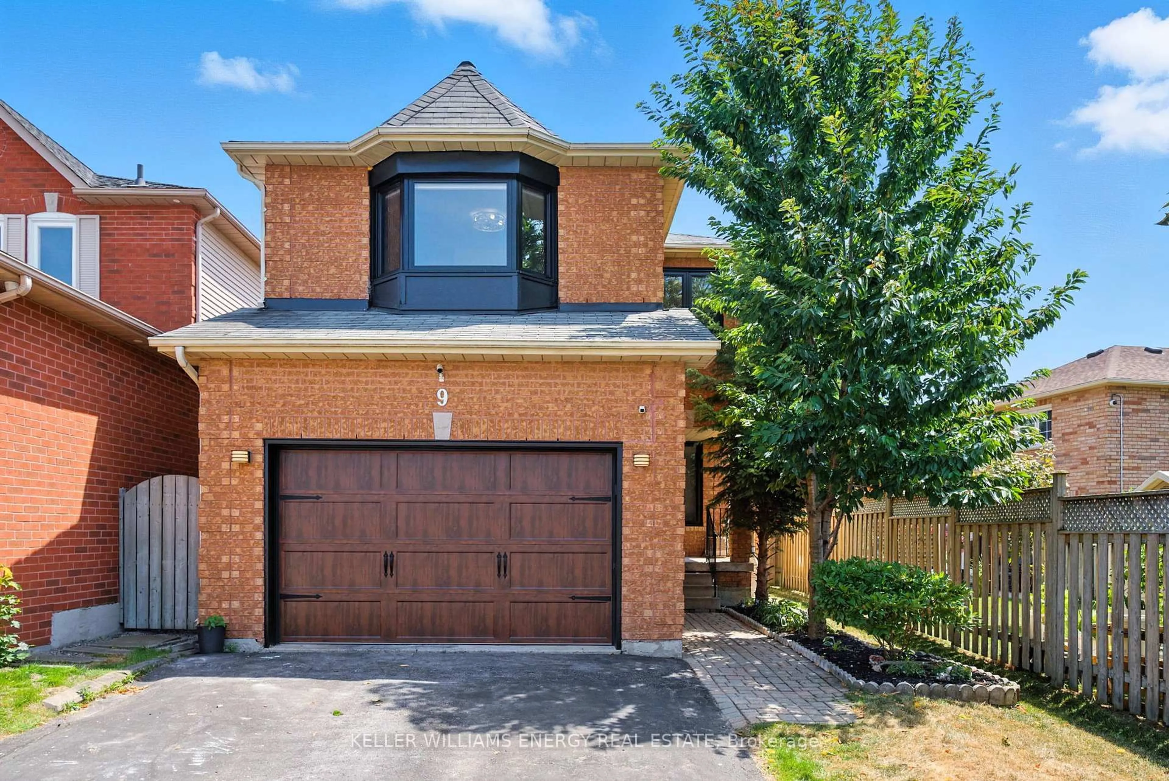 Home with brick exterior material, street for 9 Glen Ray Crt, Clarington Ontario L1C 4W7