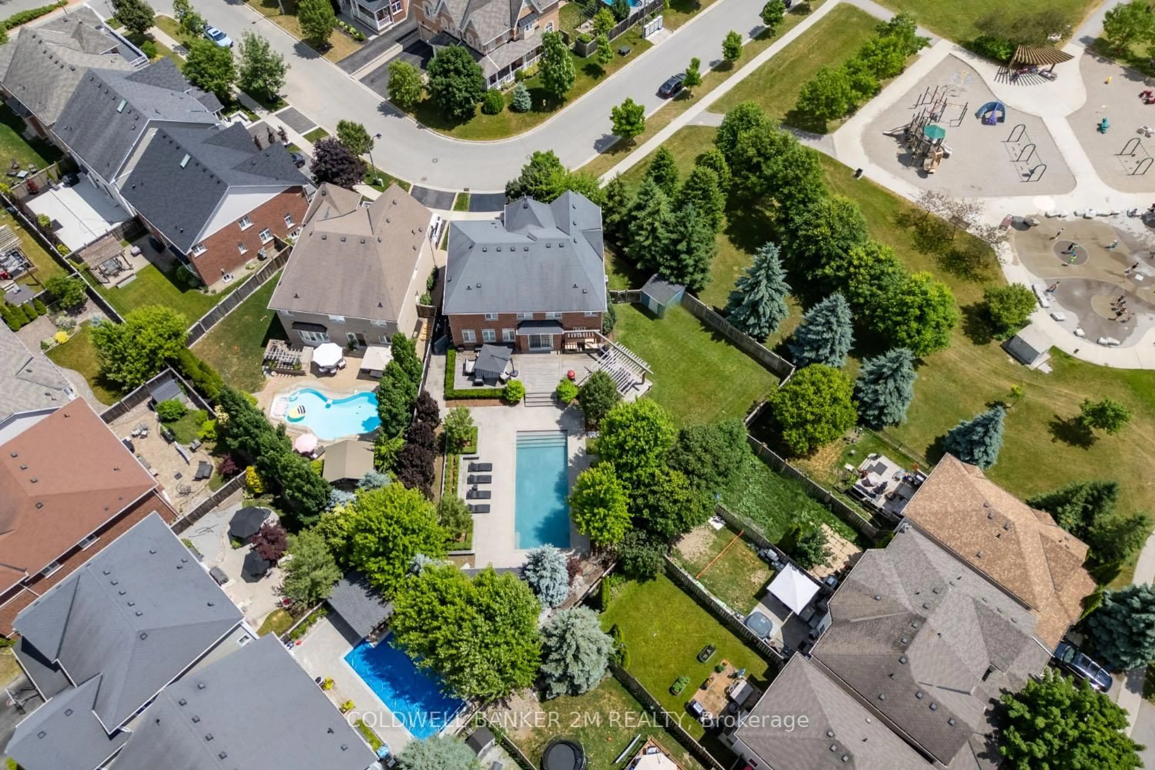 A pic from outside/outdoor area/front of a property/back of a property/a pic from drone, street for 50 Gerry Ravary Pl, Whitby Ontario L1M 0J1