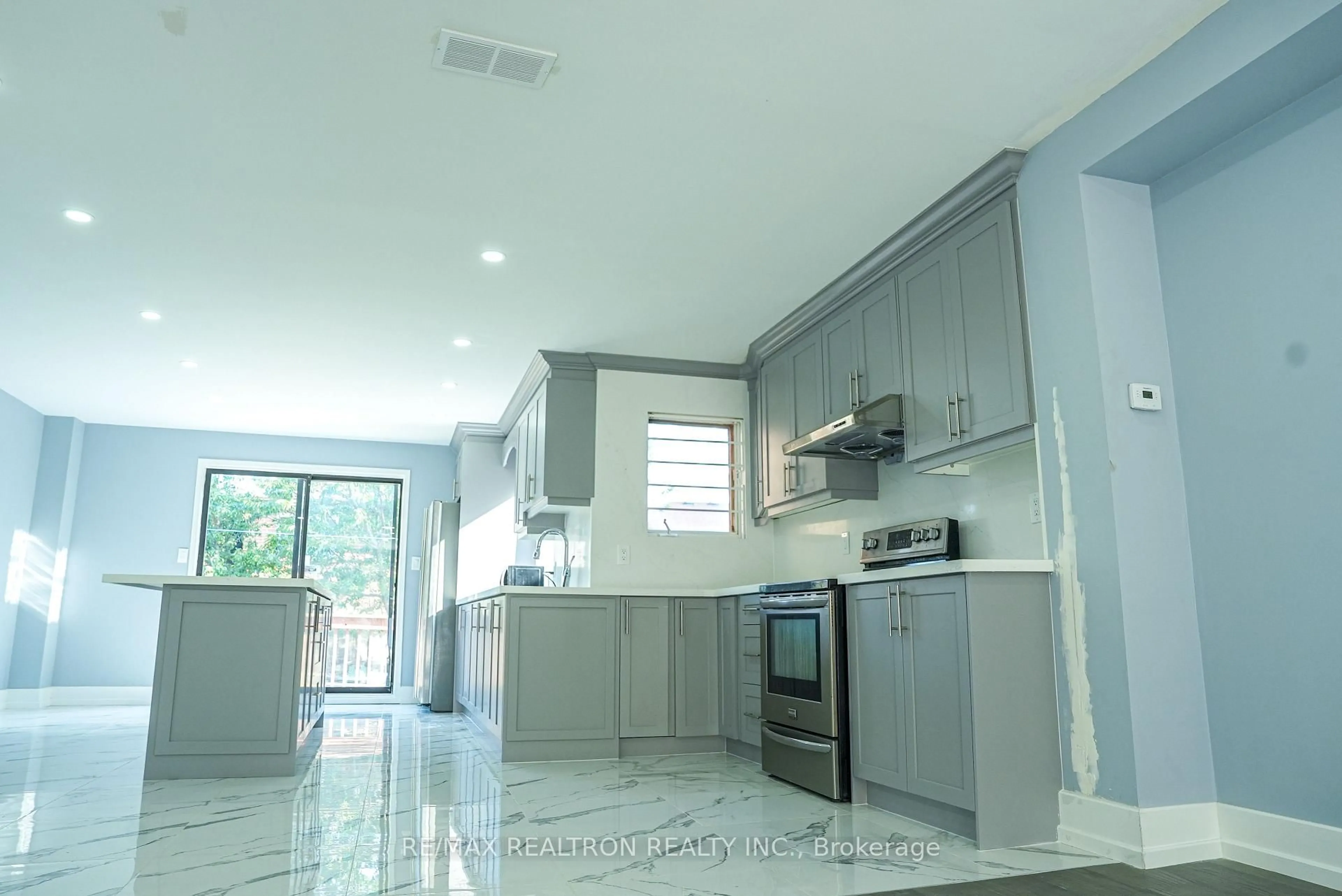 Unknown for 17 Lenthall Ave, Toronto Ontario M1B 2C7