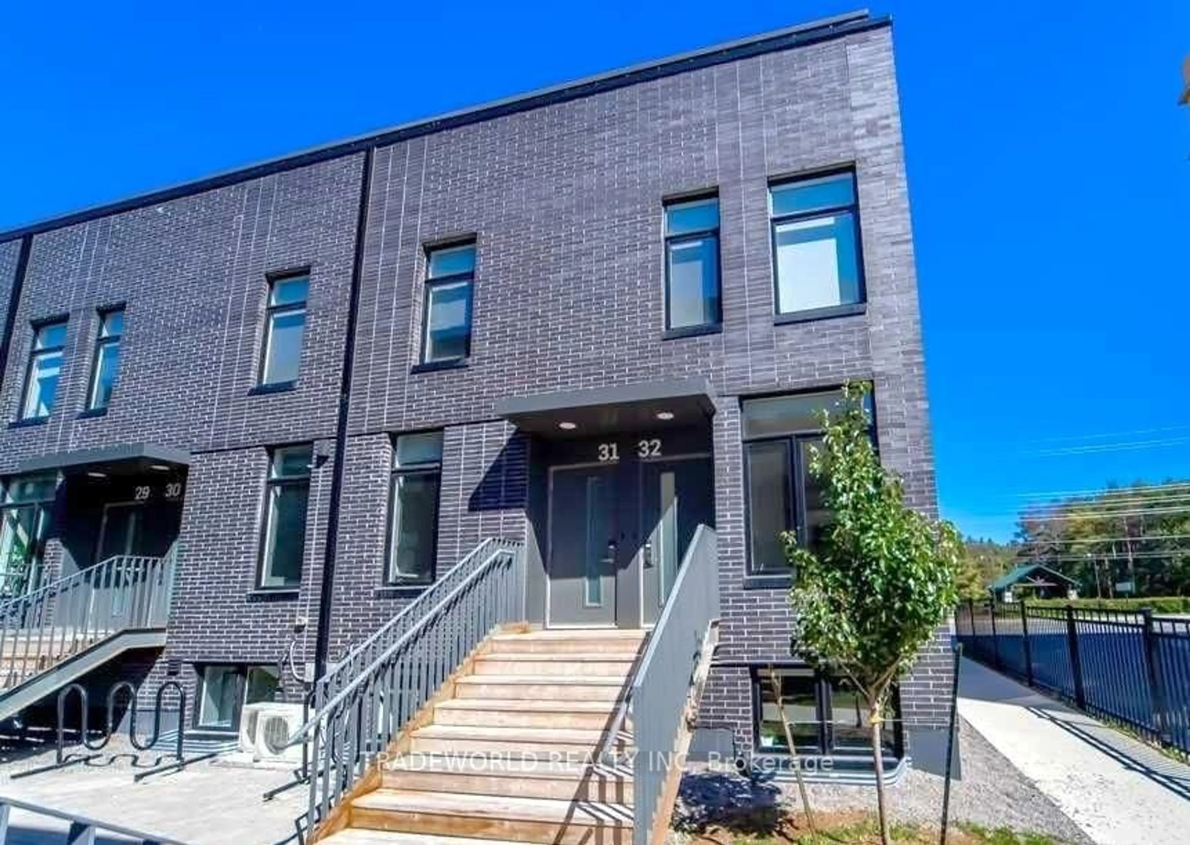Home with brick exterior material, building for 1720 Simcoe St #32, Oshawa Ontario L1G 0C3