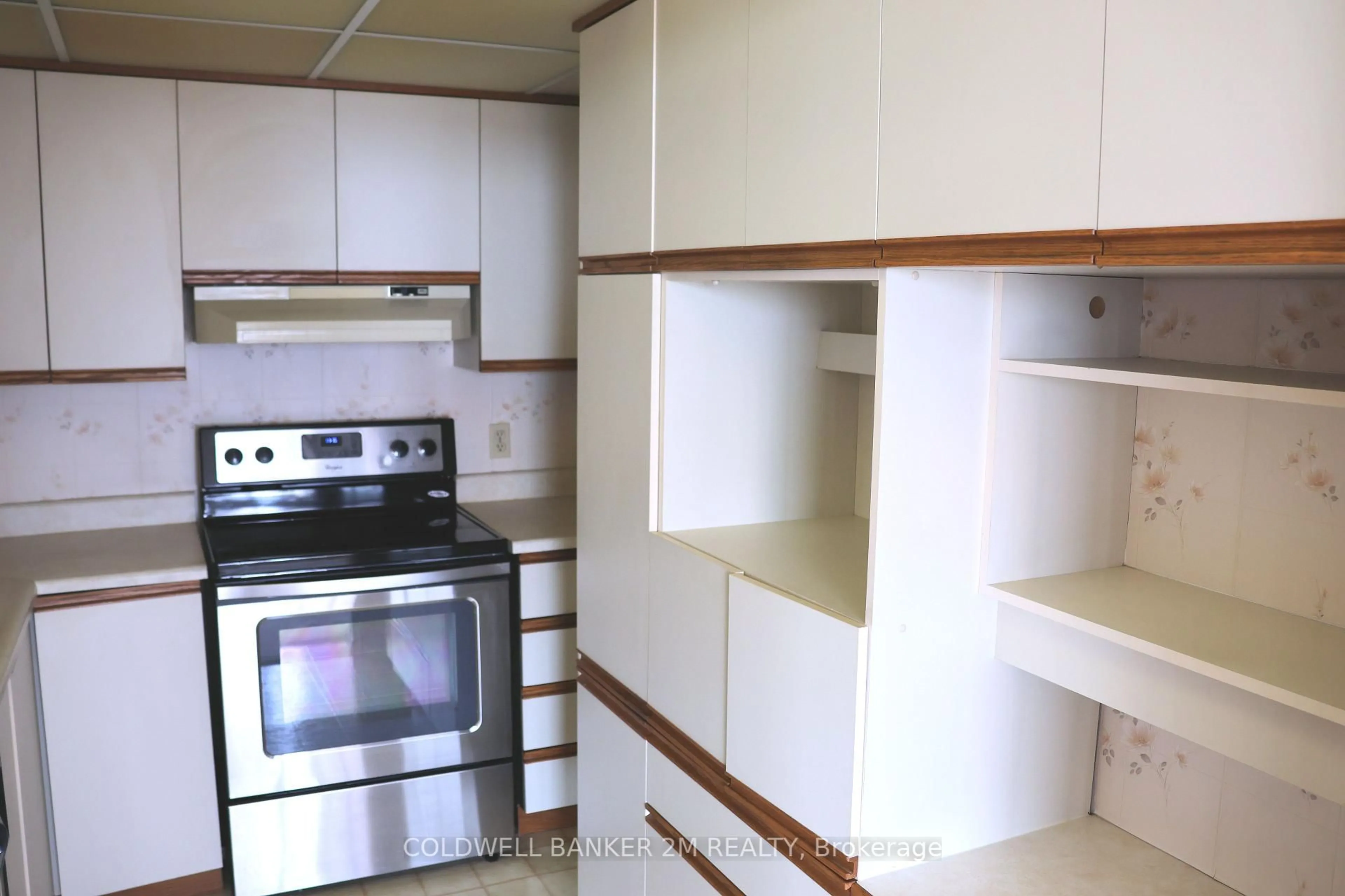 Standard kitchen, unknown for 55 William St #1113, Oshawa Ontario L1G 7C9