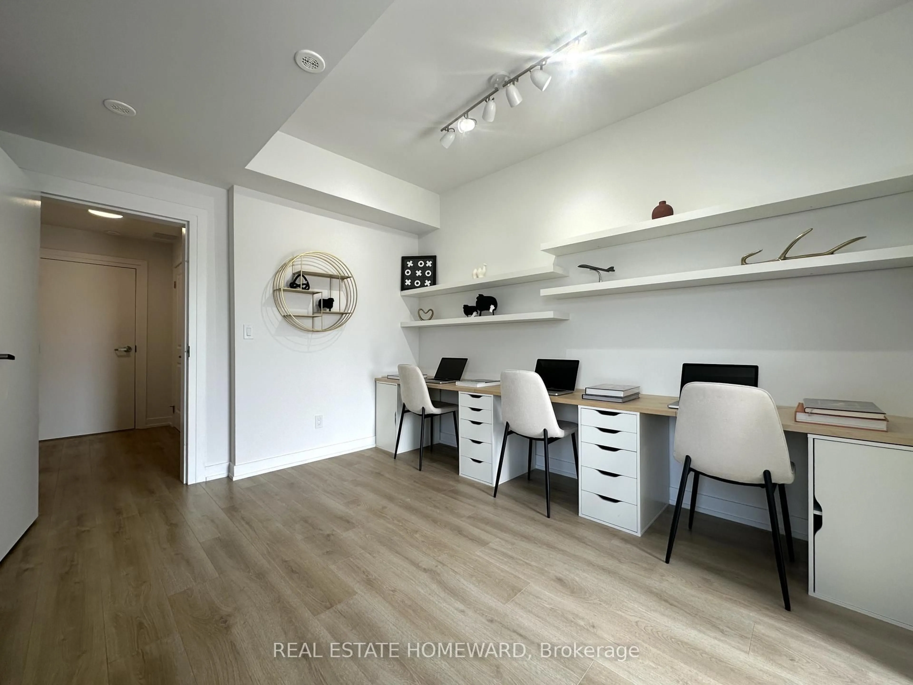 A pic of a room for 1655 Palmers Sawmill Rd #801, Pickering Ontario L1X 0R3