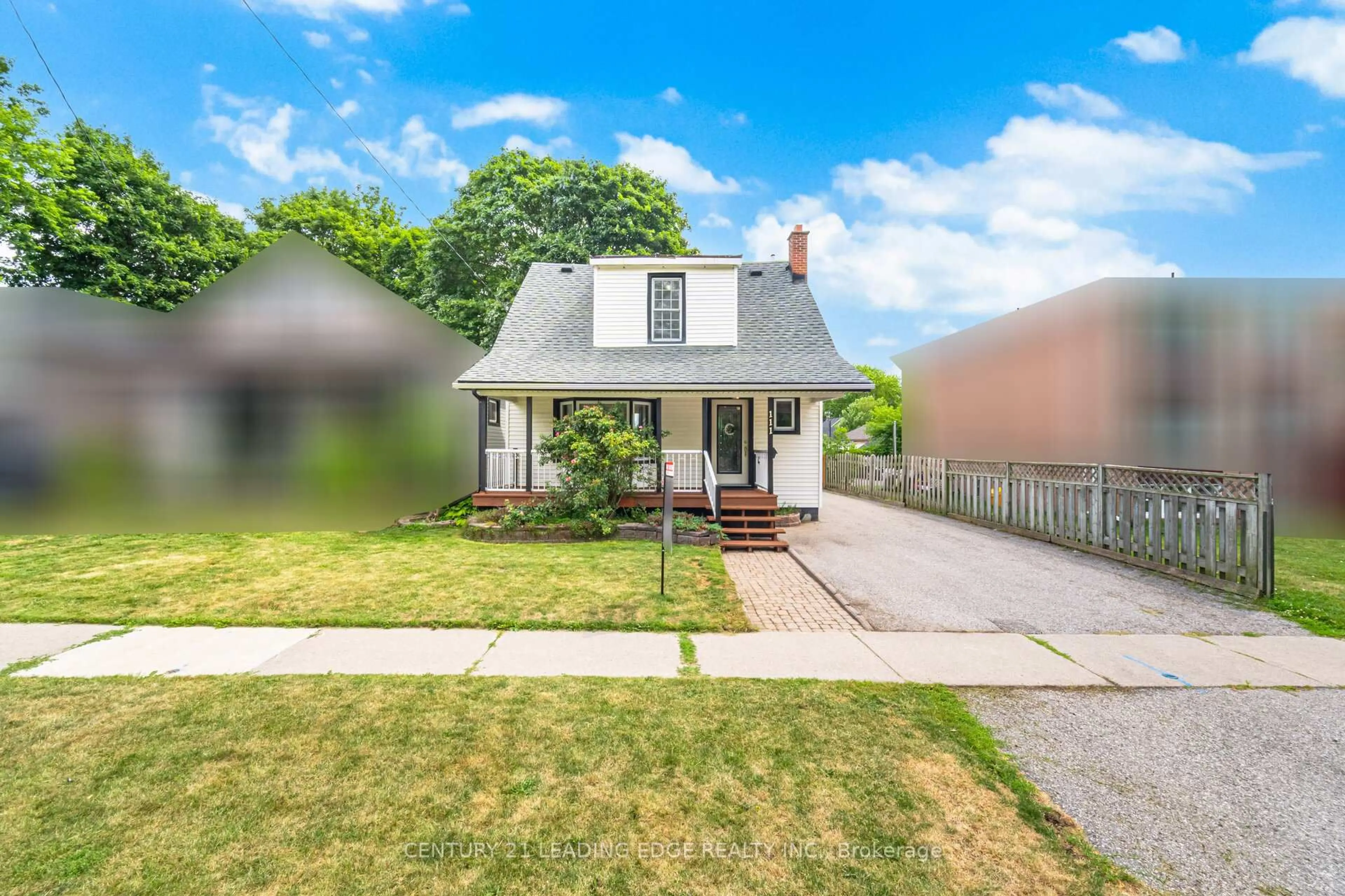 A pic from outside/outdoor area/front of a property/back of a property/a pic from drone, street for 111 Cromwell Ave, Oshawa Ontario L1J 4T5