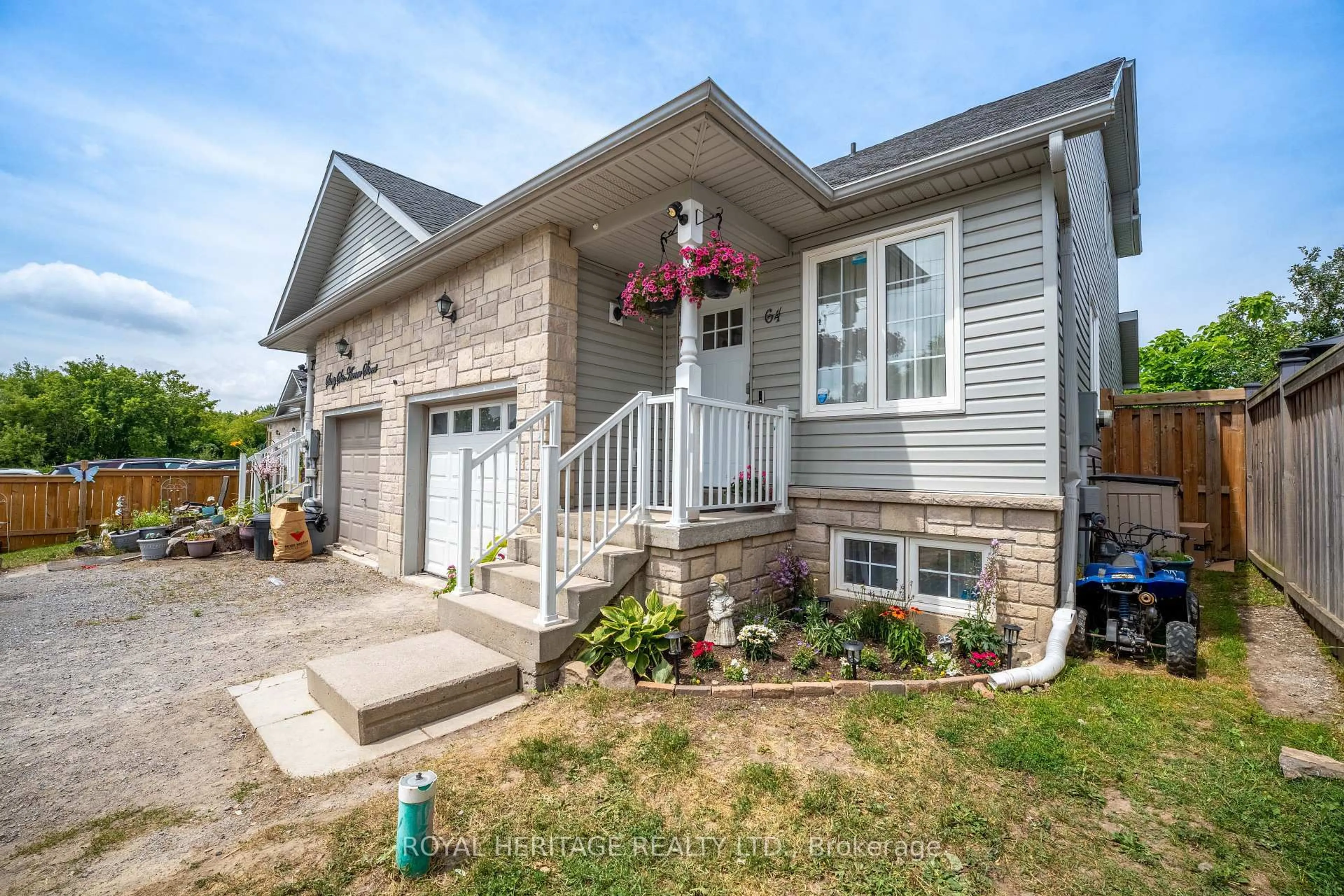 Home with brick exterior material, street for 64 Avenue St, Oshawa Ontario L1H 0B7