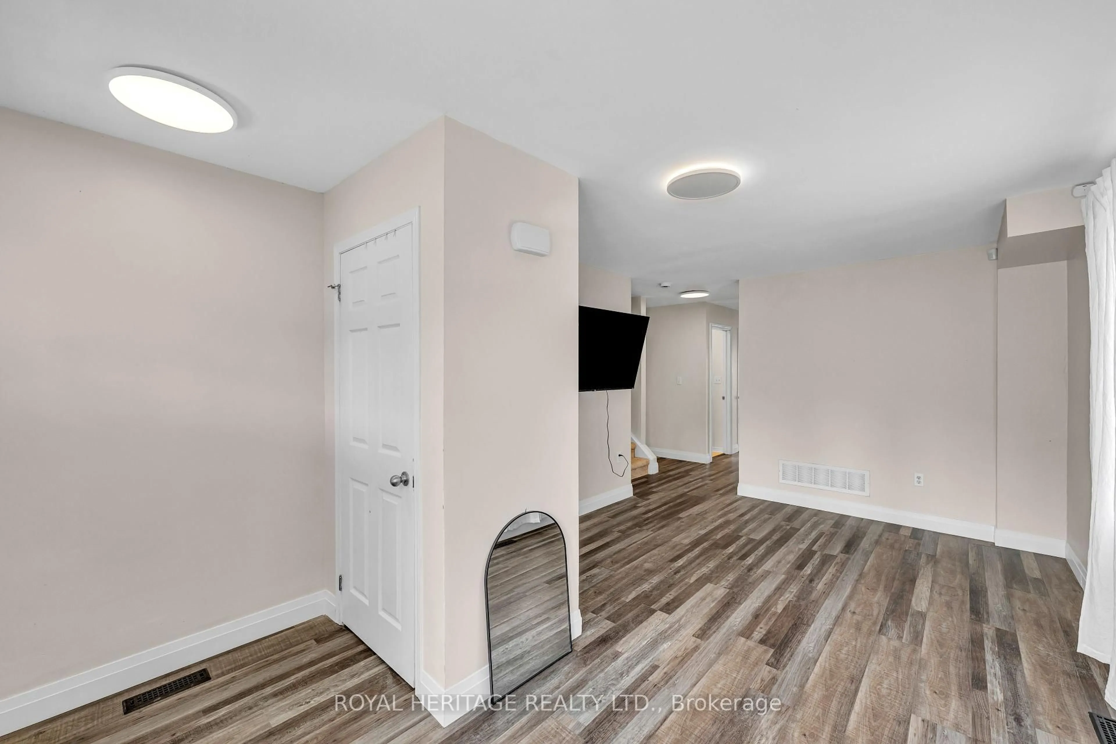 Unknown for 64 Avenue St, Oshawa Ontario L1H 0B7
