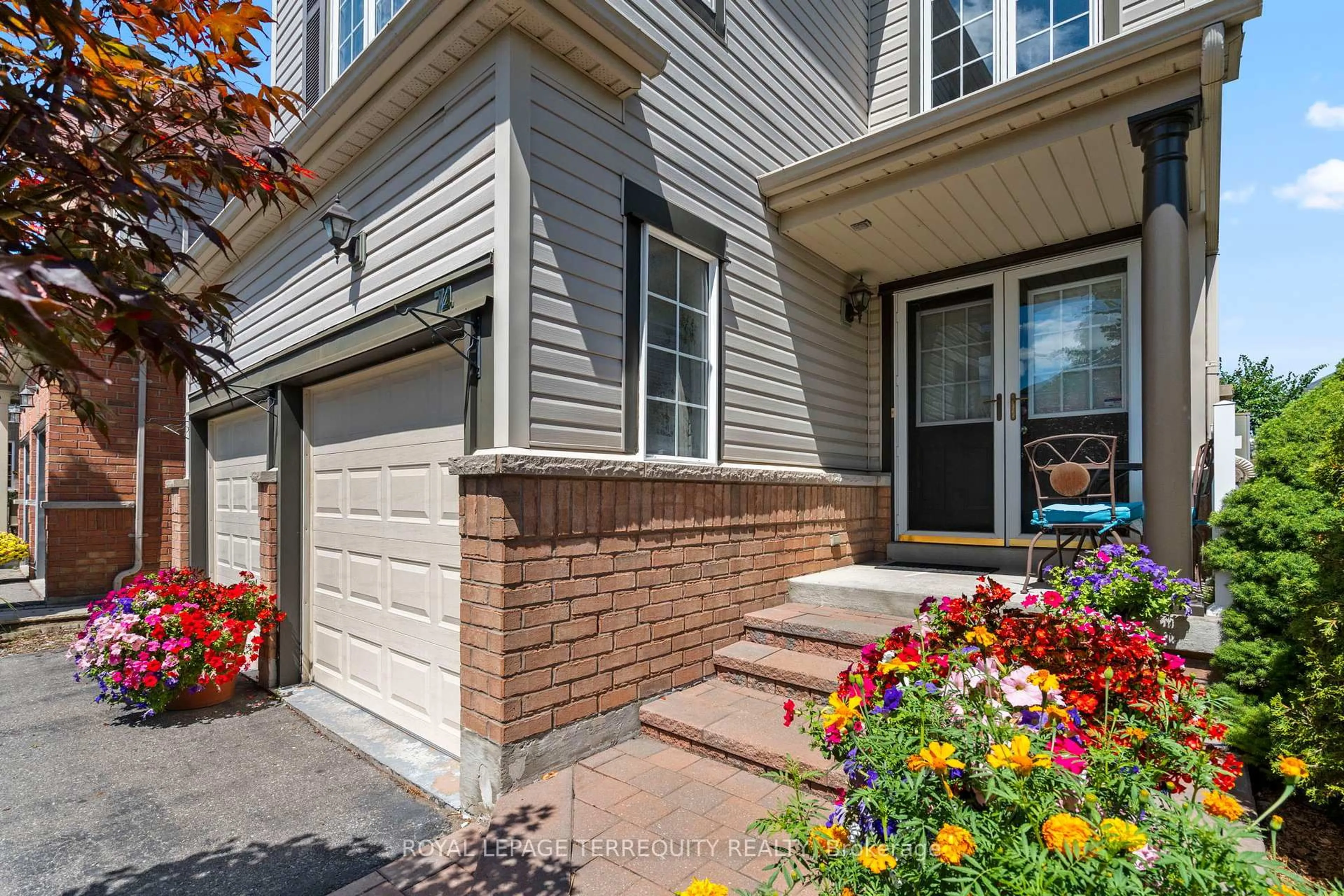 Home with brick exterior material, street for 74 Samandria Ave, Whitby Ontario L1R 3G5