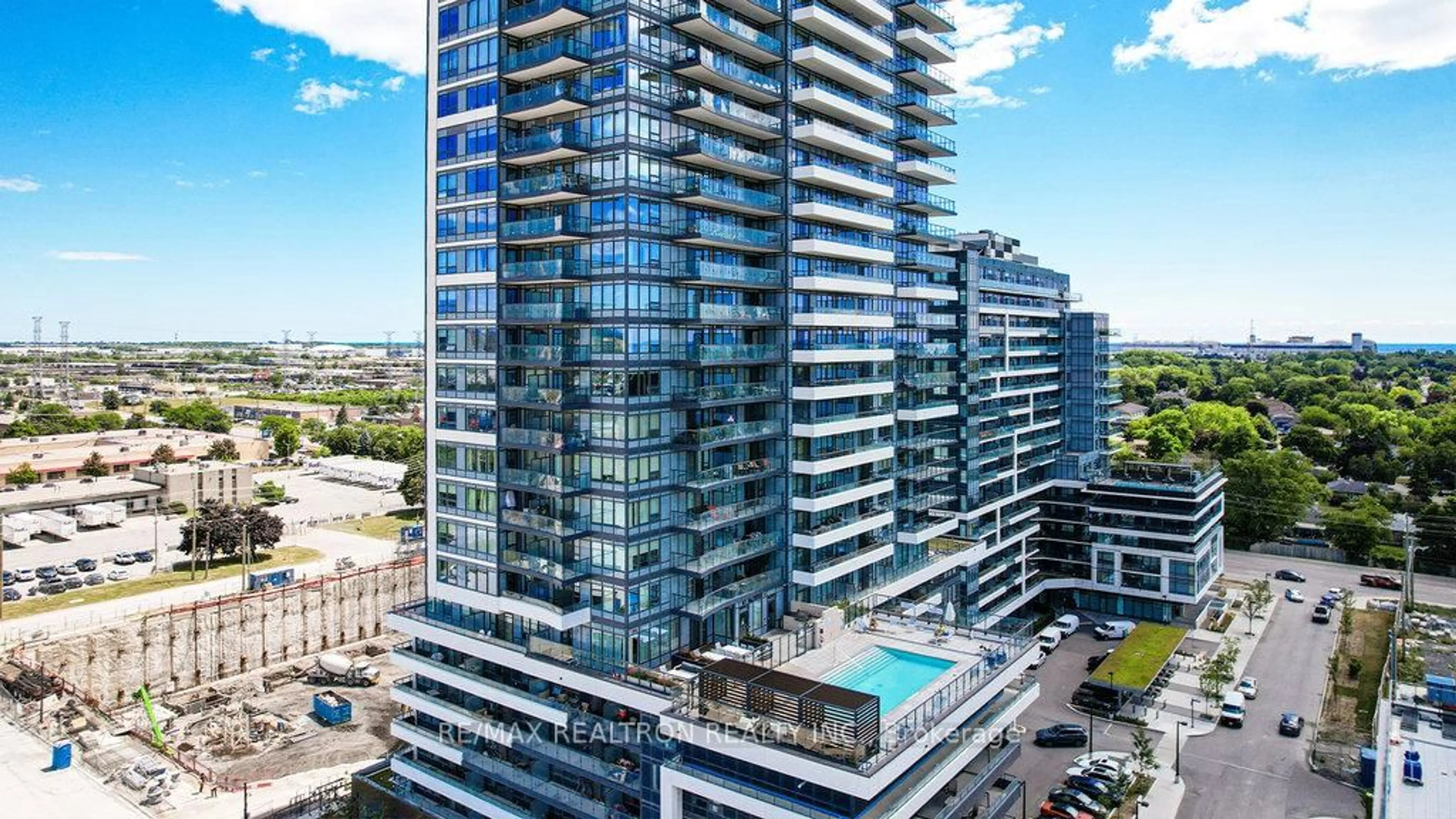 A pic from outside/outdoor area/front of a property/back of a property/a pic from drone, city buildings view from balcony for 1455 Celebration Dr #1504, Pickering Ontario L1W 0C3