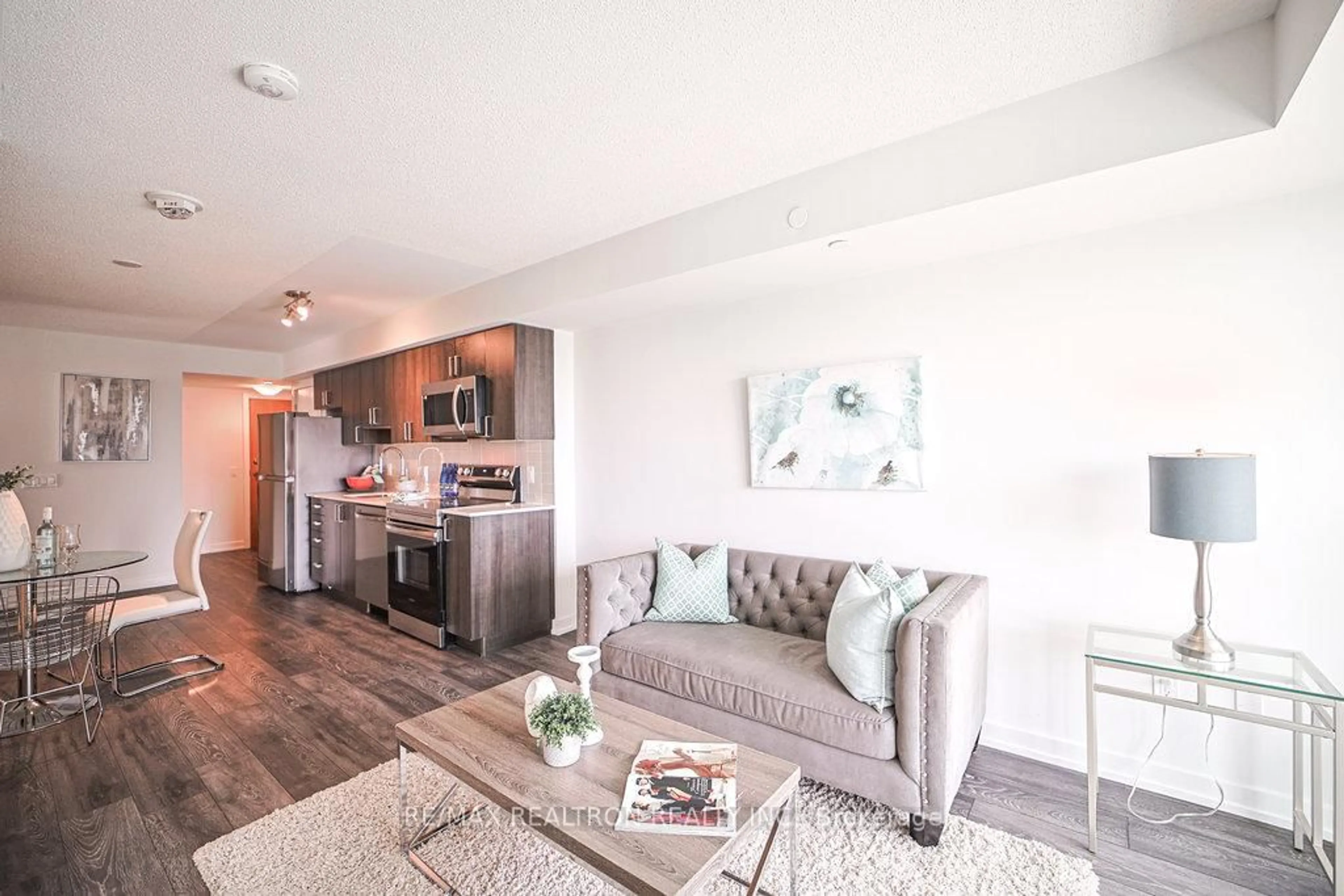 Living room with furniture, unknown for 1455 Celebration Dr #1504, Pickering Ontario L1W 0C3